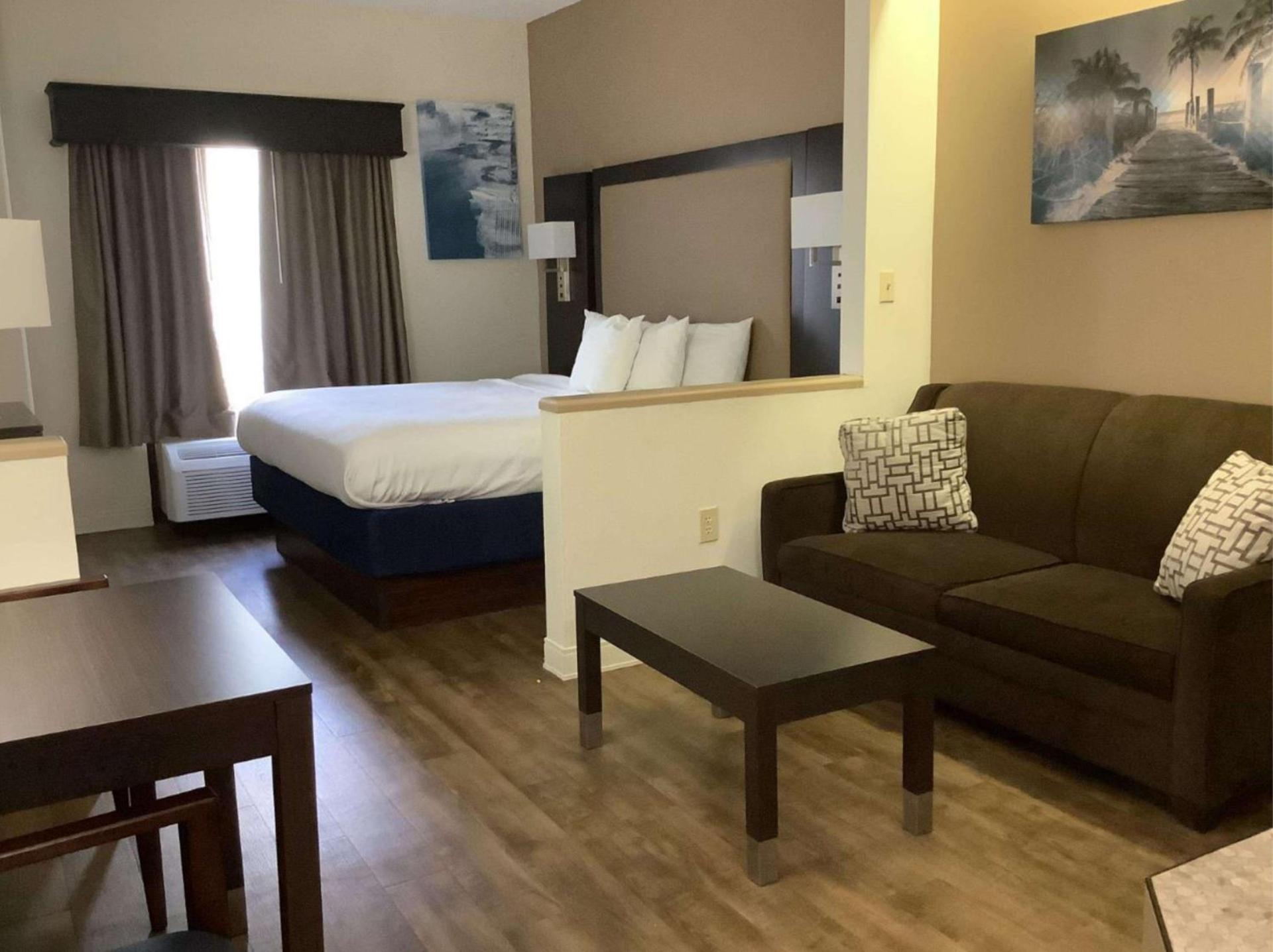 Best Western Plus Madison photo 4