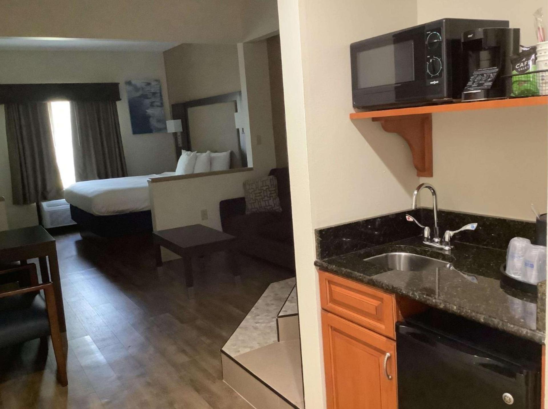Best Western Plus Madison photo 17