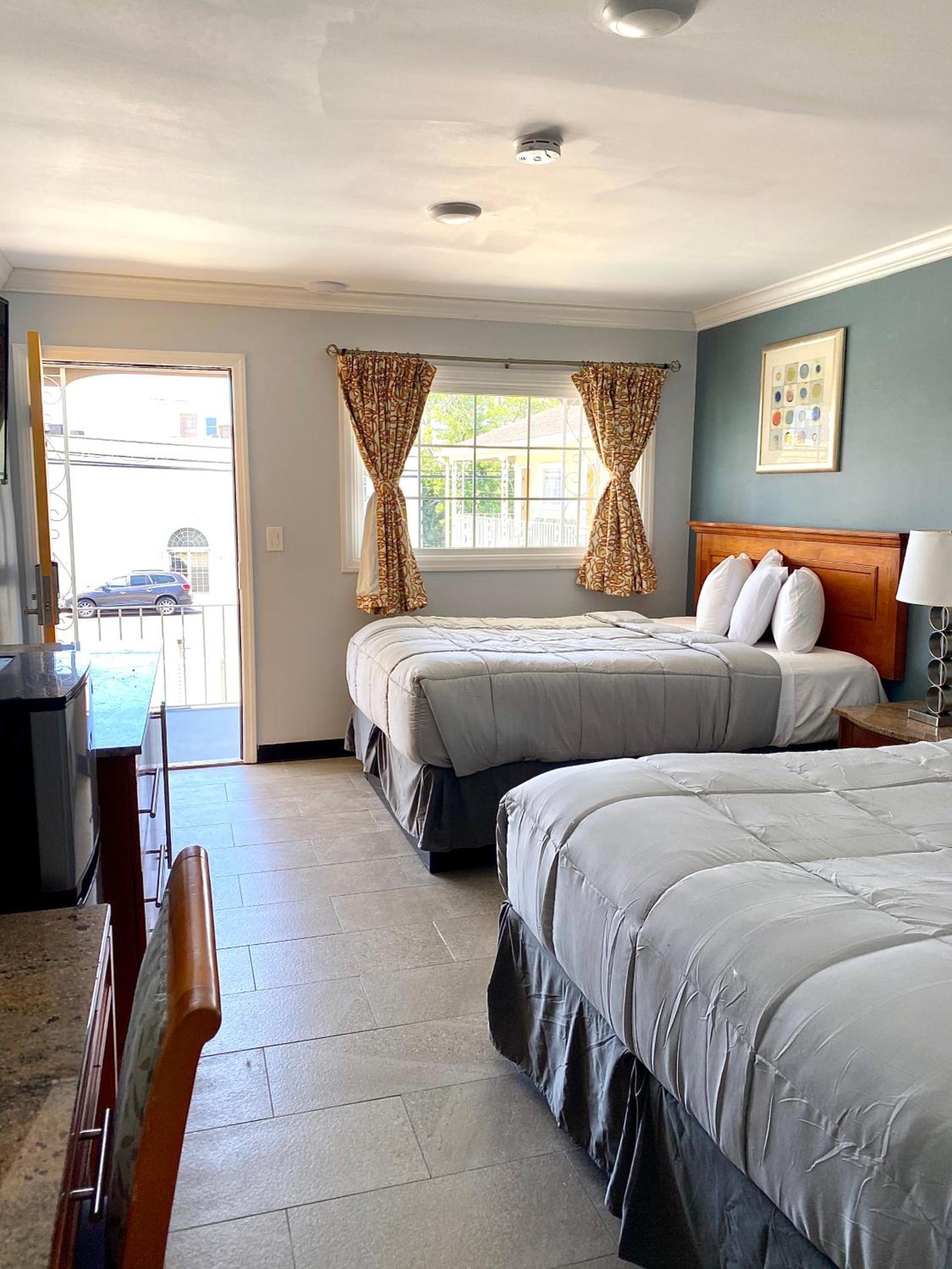 Sunrise Inn photo 26