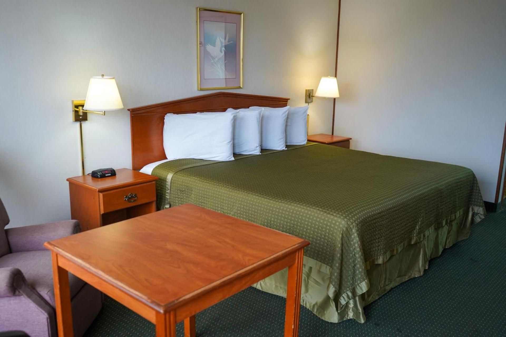 Sunset Inn Clarksville photo 2