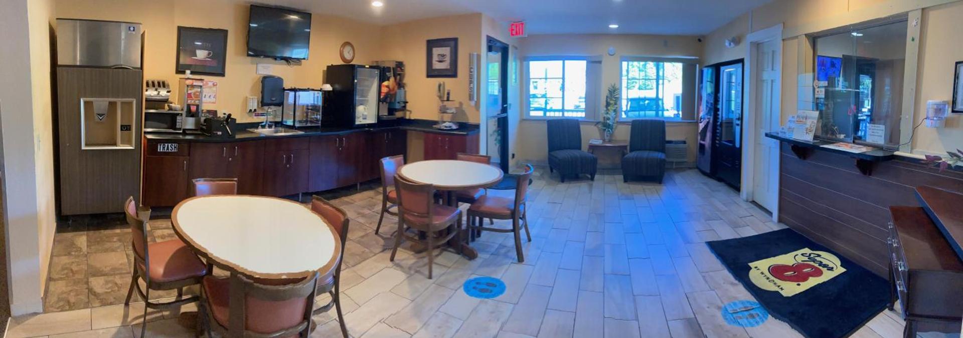 Super 8 by Wyndham Chisago City photo 45