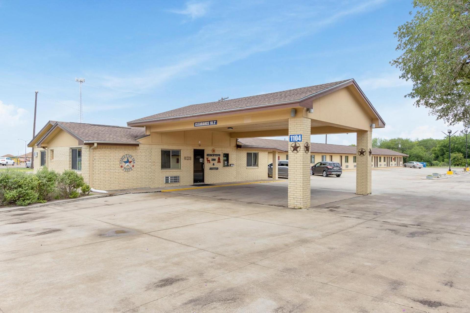Freer Executive inn and Studios photo 2