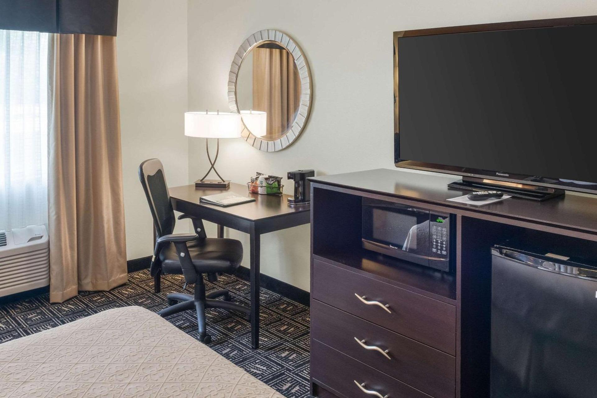 Quality Inn & Suites Mankato East photo 9