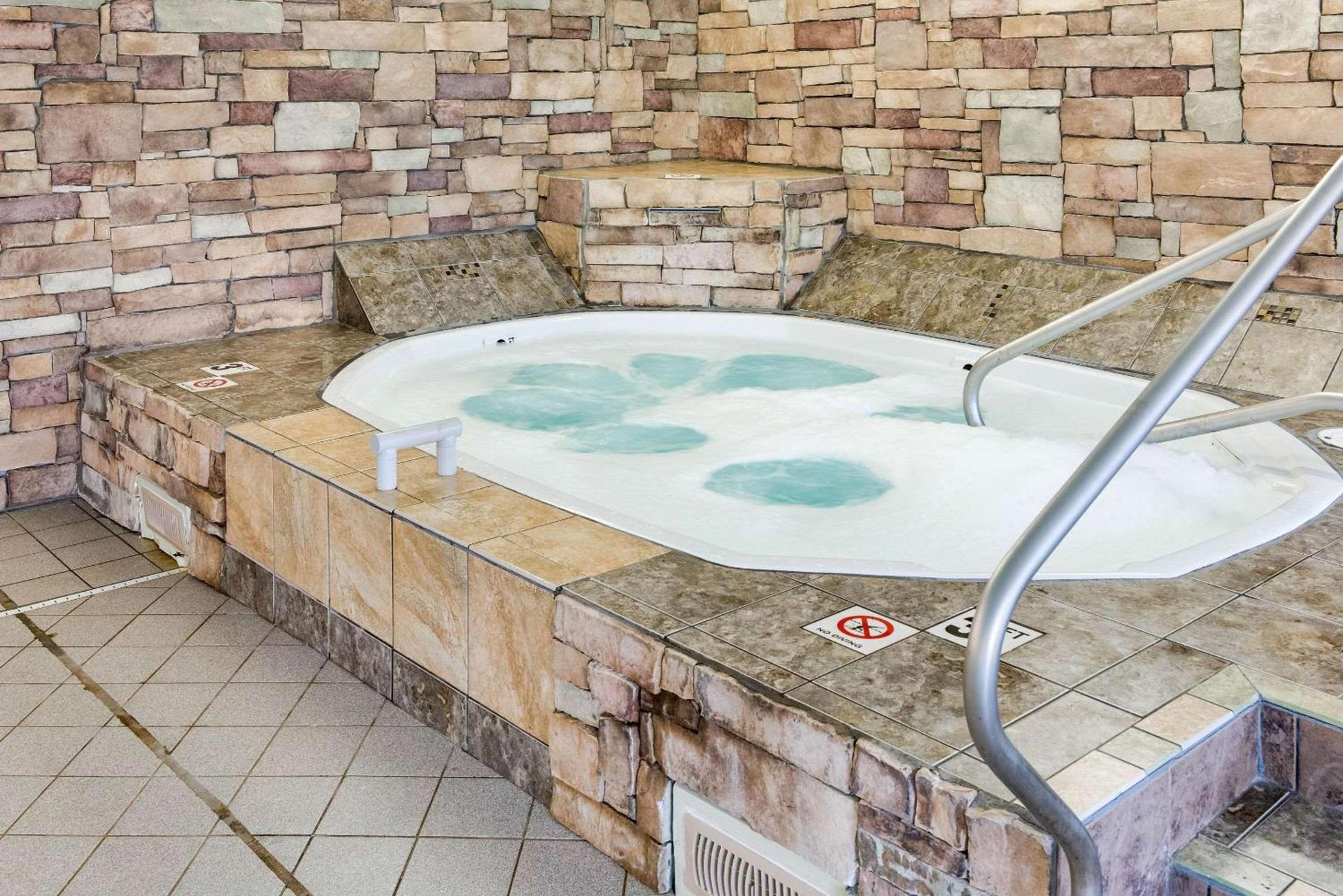 Quality Inn & Suites Mankato East photo 21