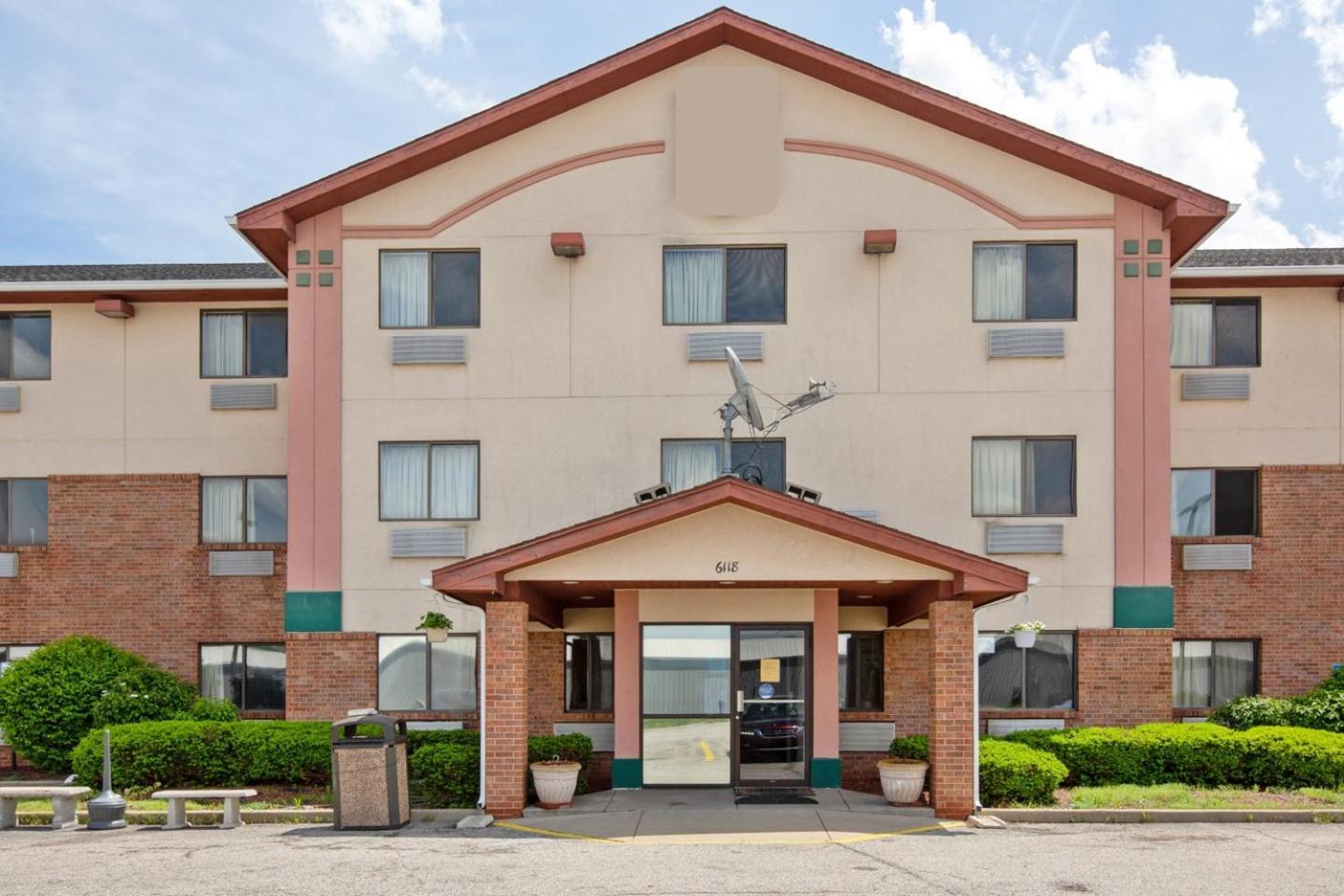 OYO Hotel Portage I-94 — hotel in Portage