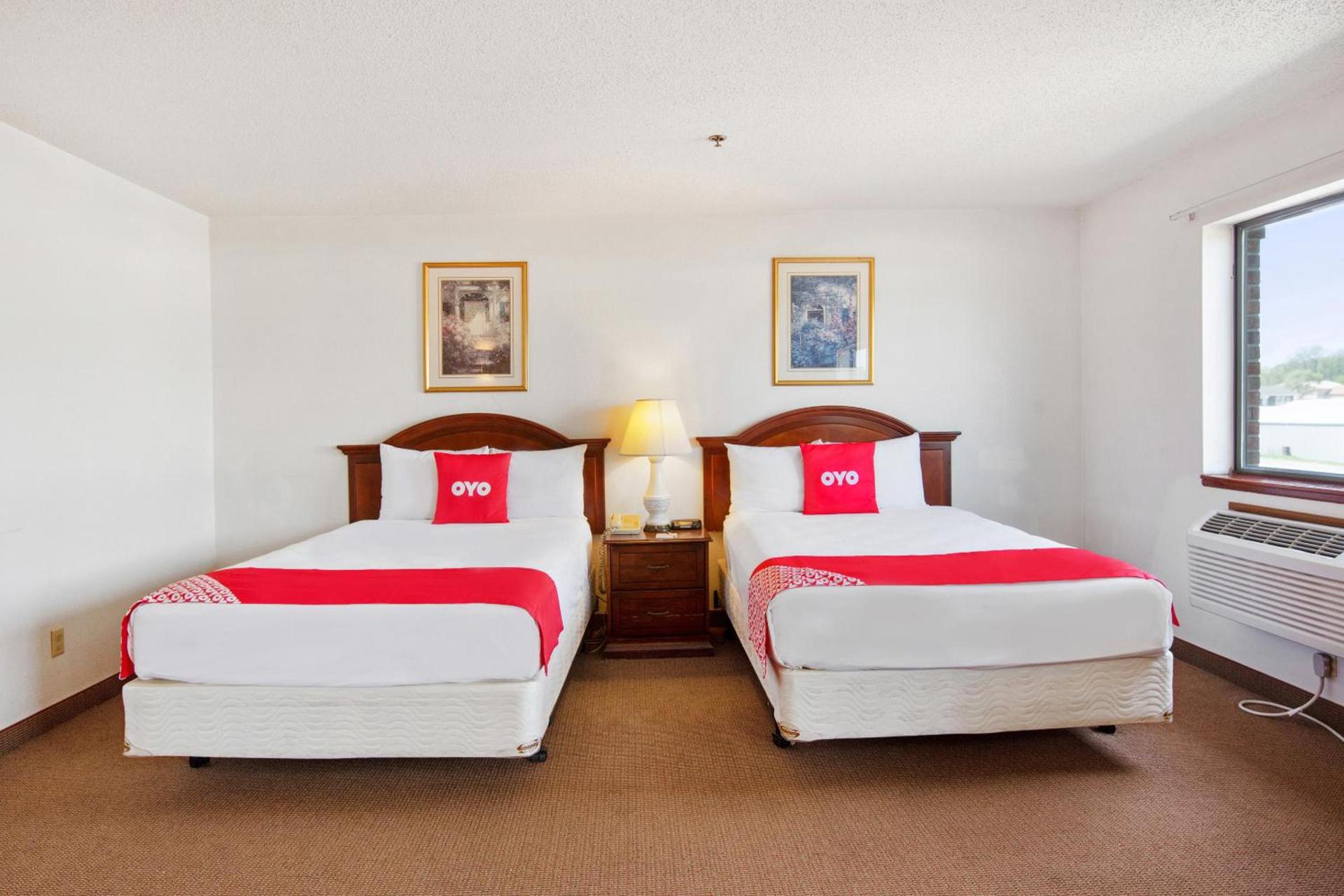 OYO Hotel Portage I-94 photo 19