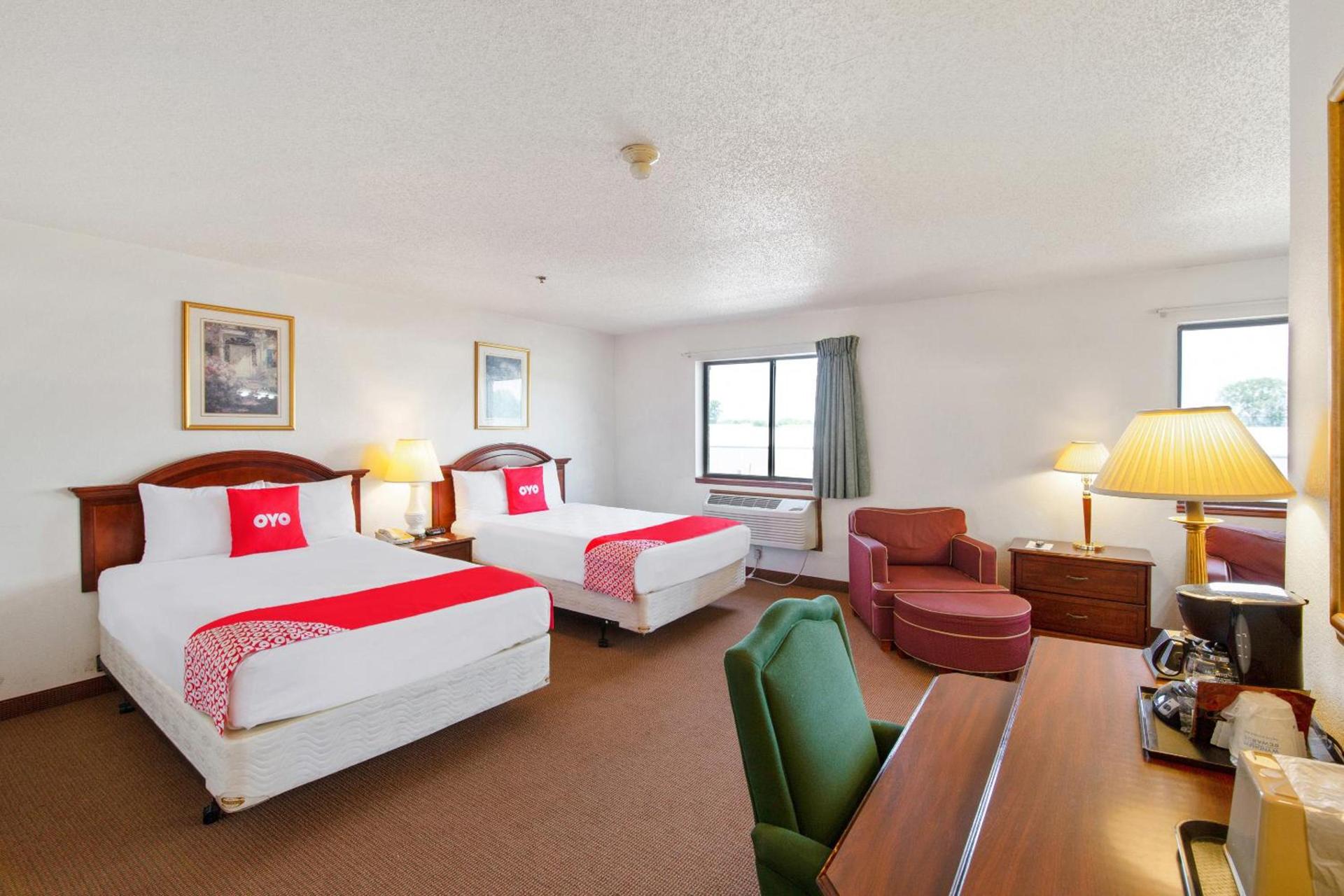 OYO Hotel Portage I-94 photo 18