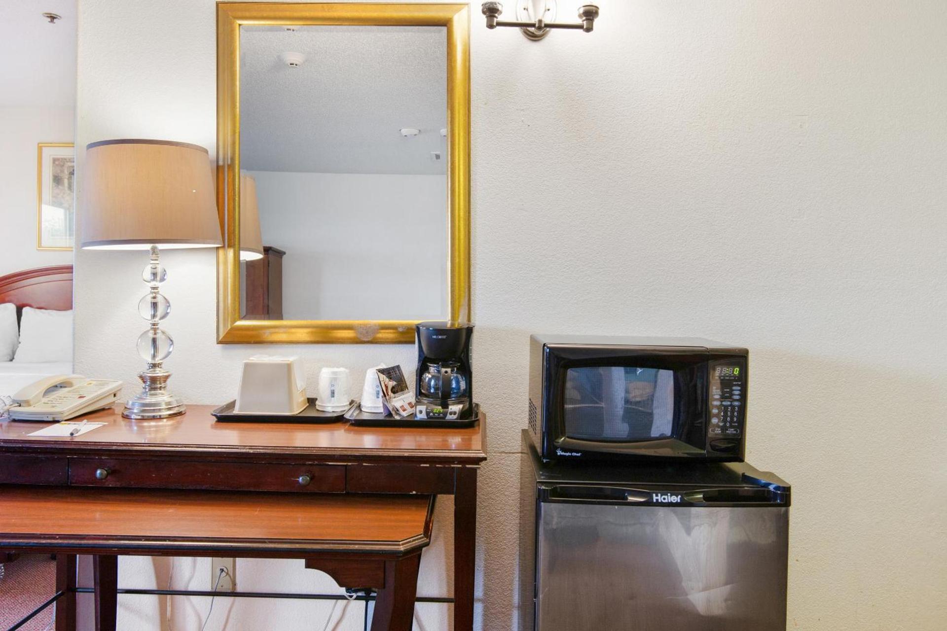 OYO Hotel Portage I-94 photo 28