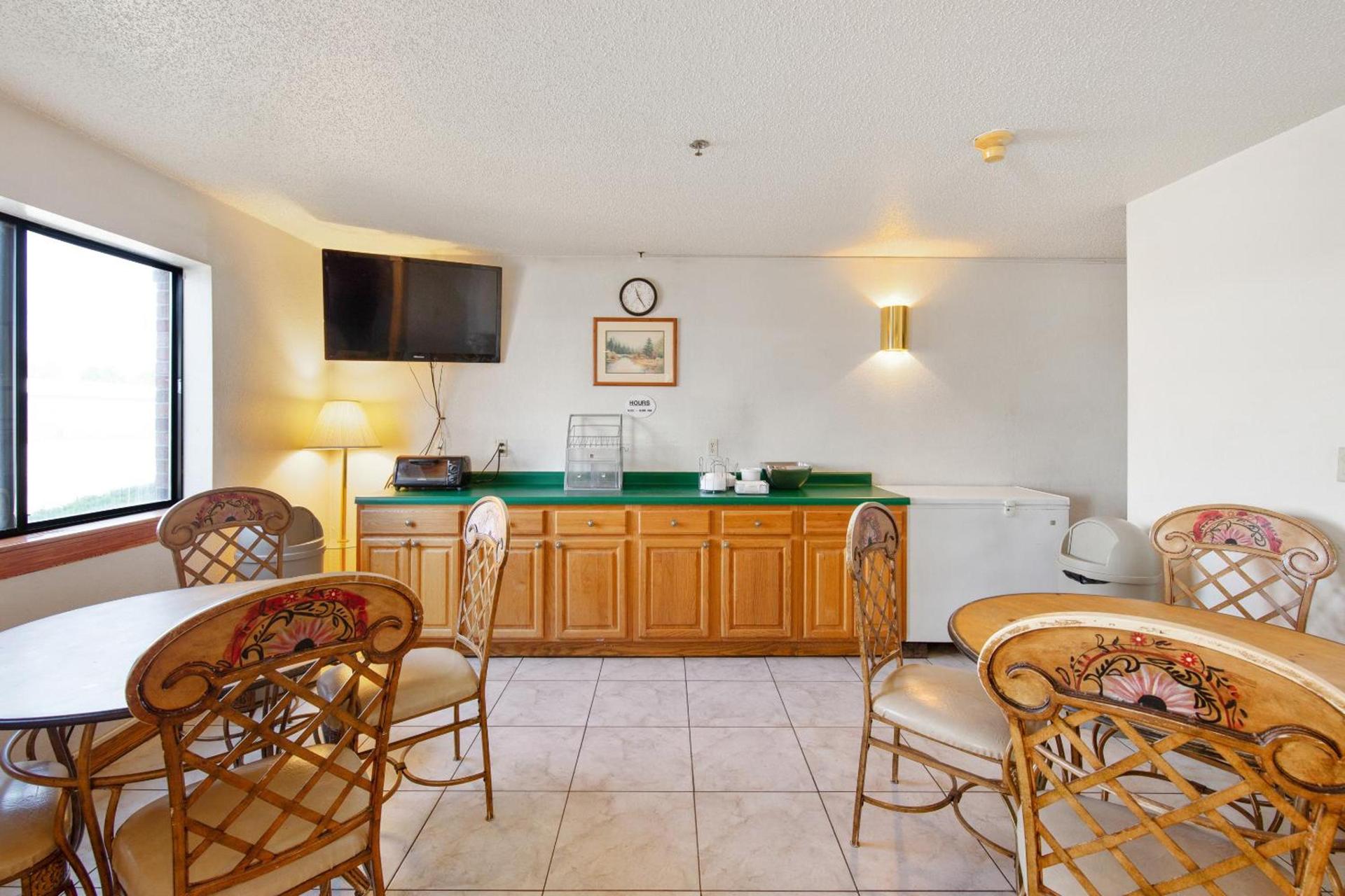 OYO Hotel Portage I-94 photo 46