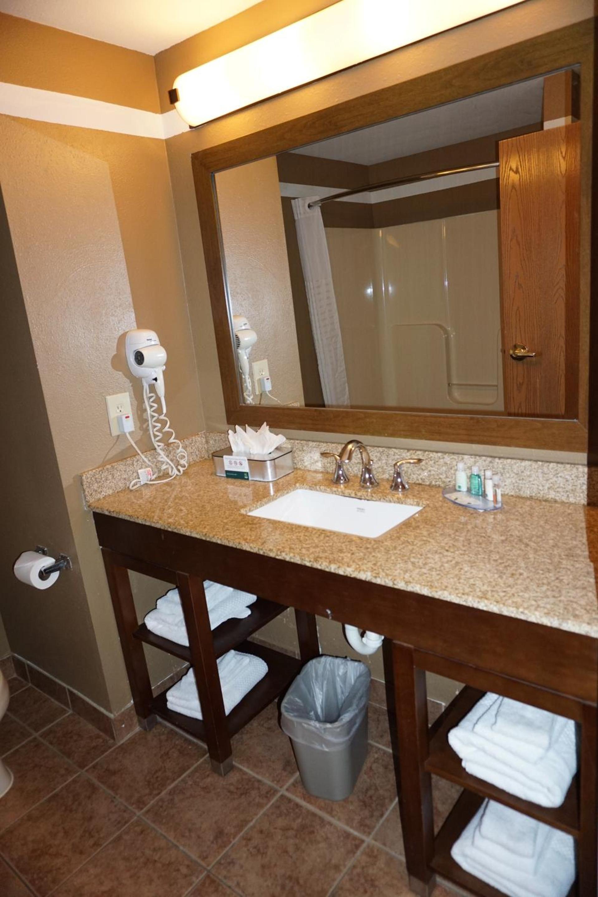 Quality Inn & Suites Georgetown - Seaford photo 41