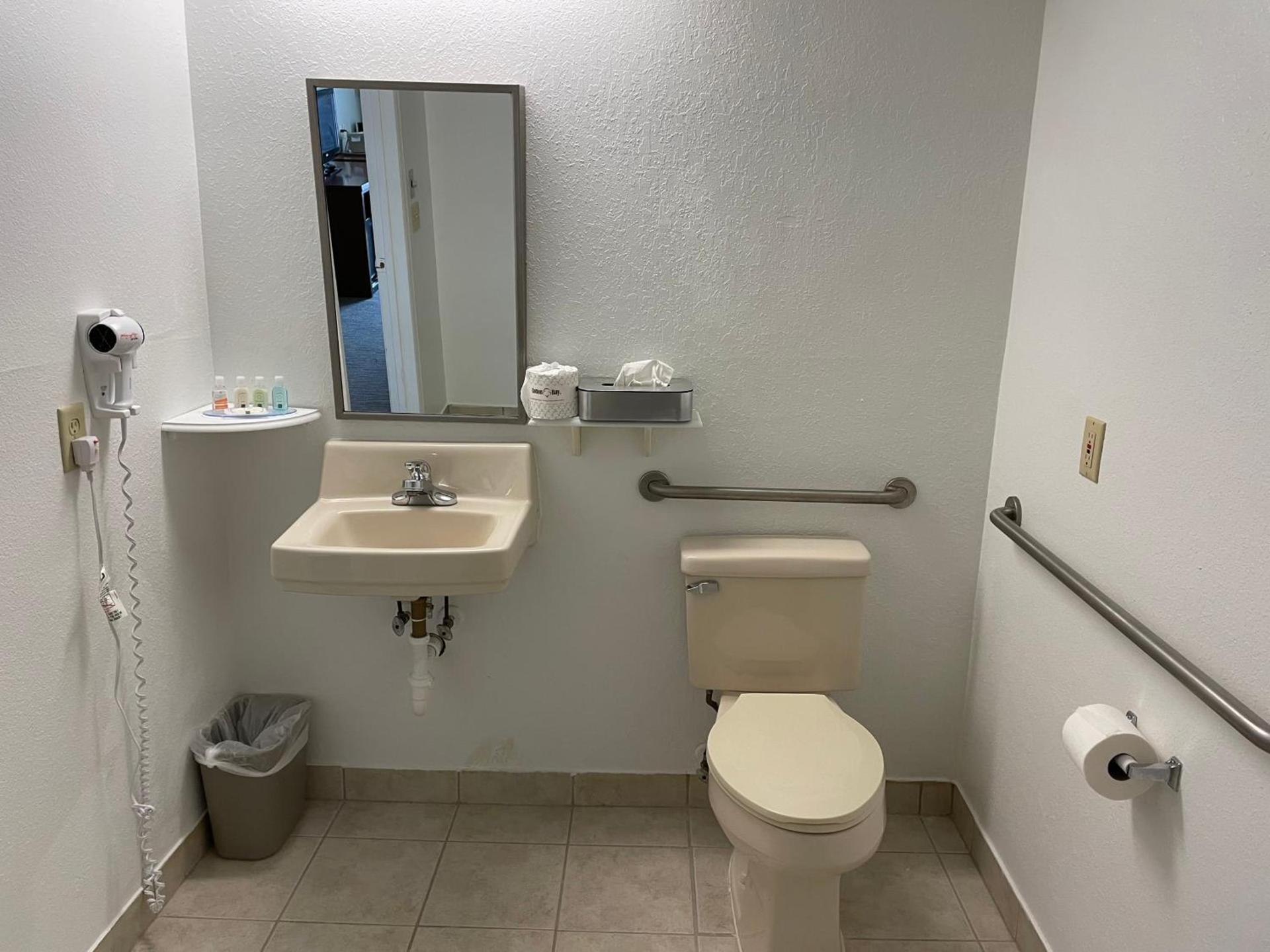 Quality Inn & Suites Georgetown - Seaford photo 44