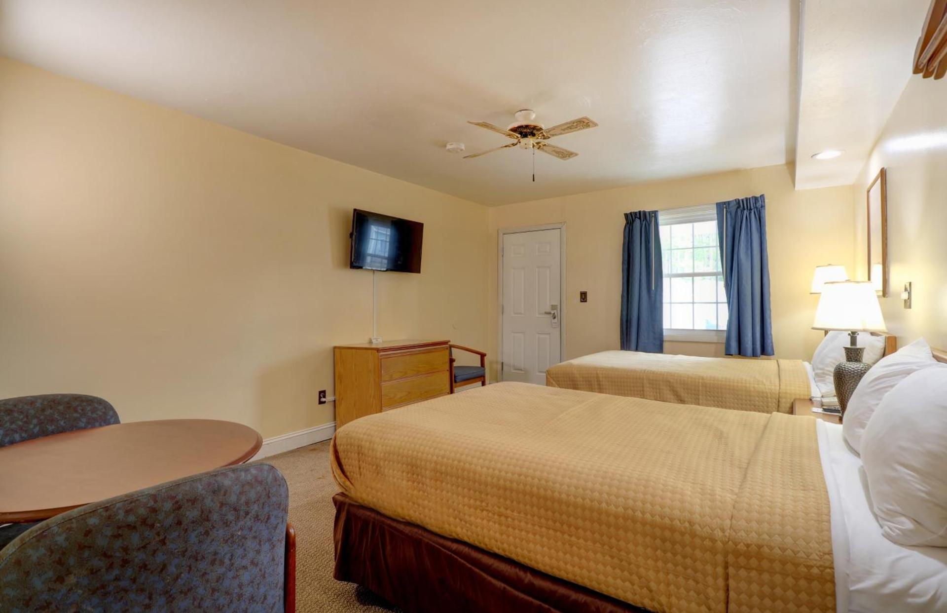 Brookside Inn & Cottages photo 36