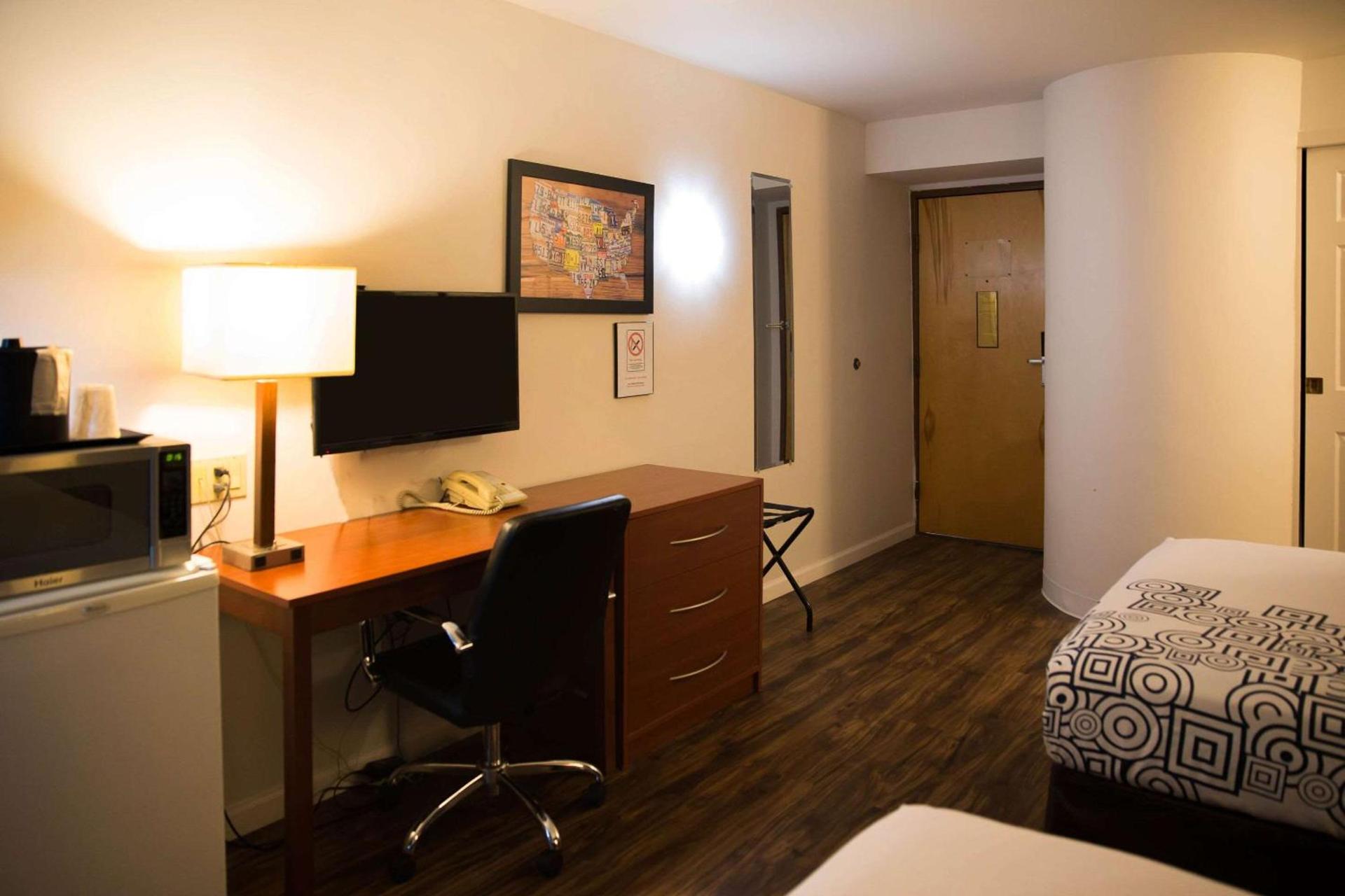 Econo Lodge Harrisburg - Hershey North photo 10