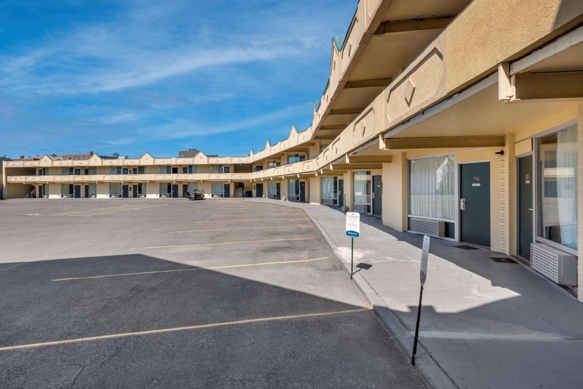 Econo Lodge Cortland Downtown photo 3