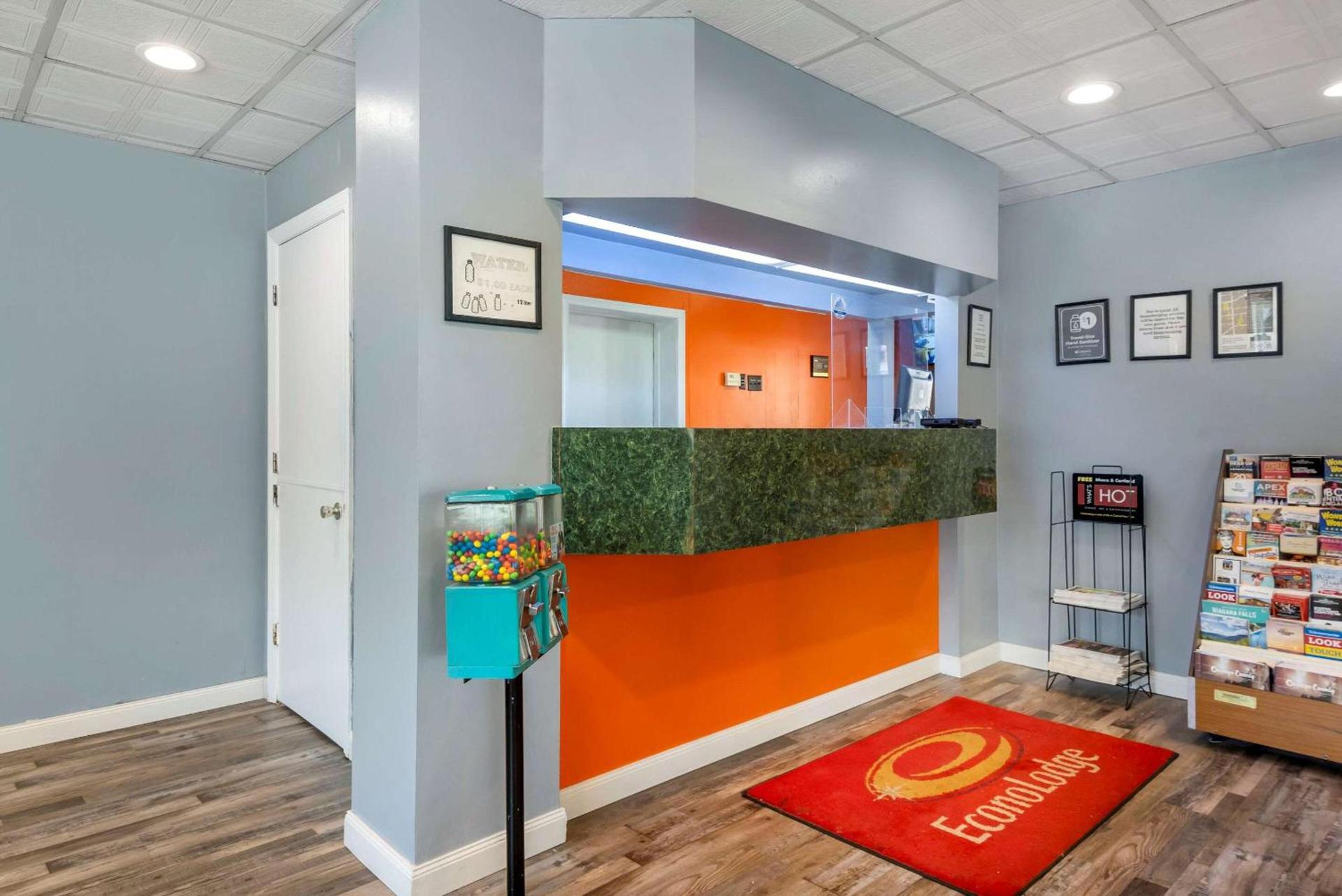 Econo Lodge Cortland Downtown photo 4