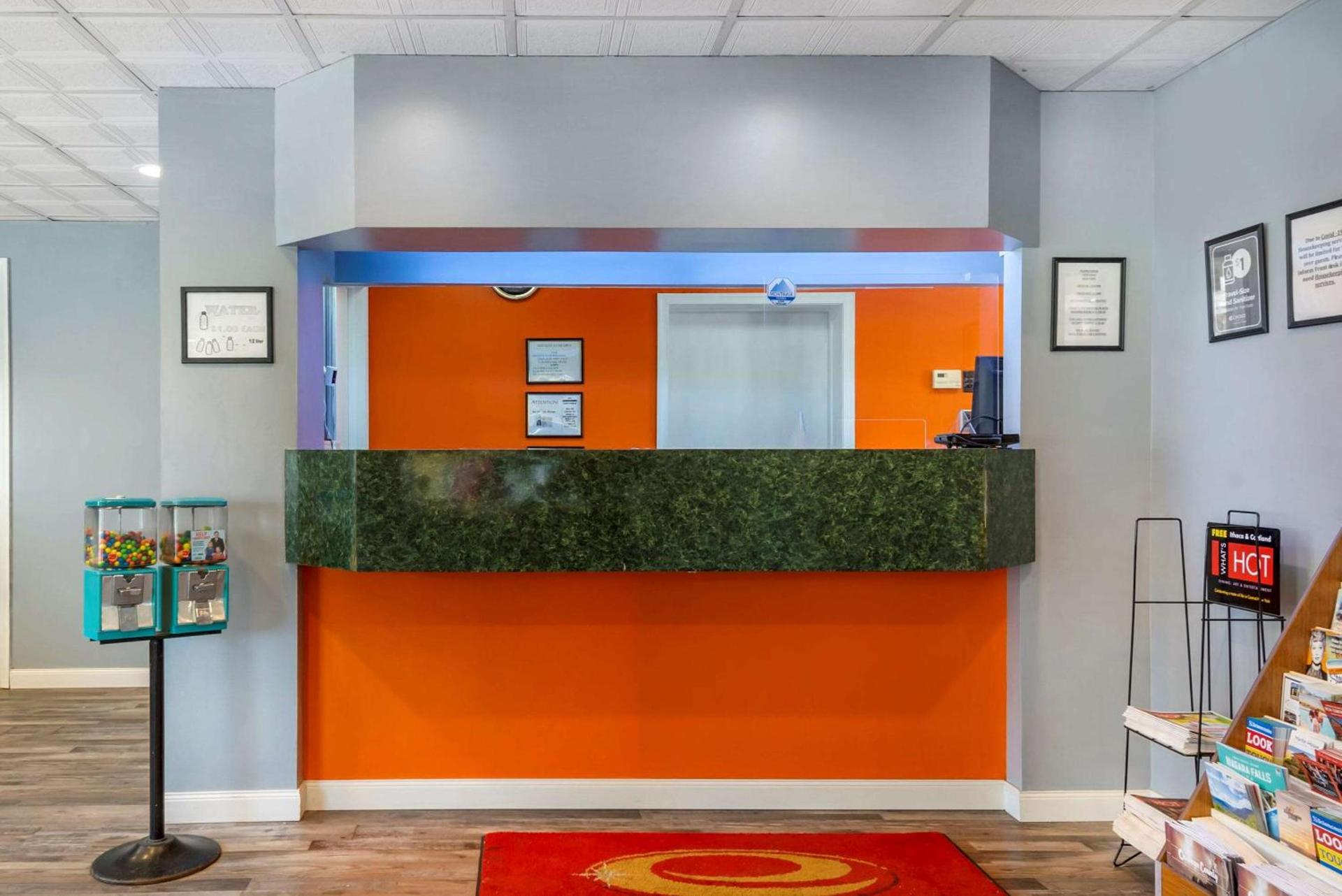Econo Lodge Cortland Downtown photo 5