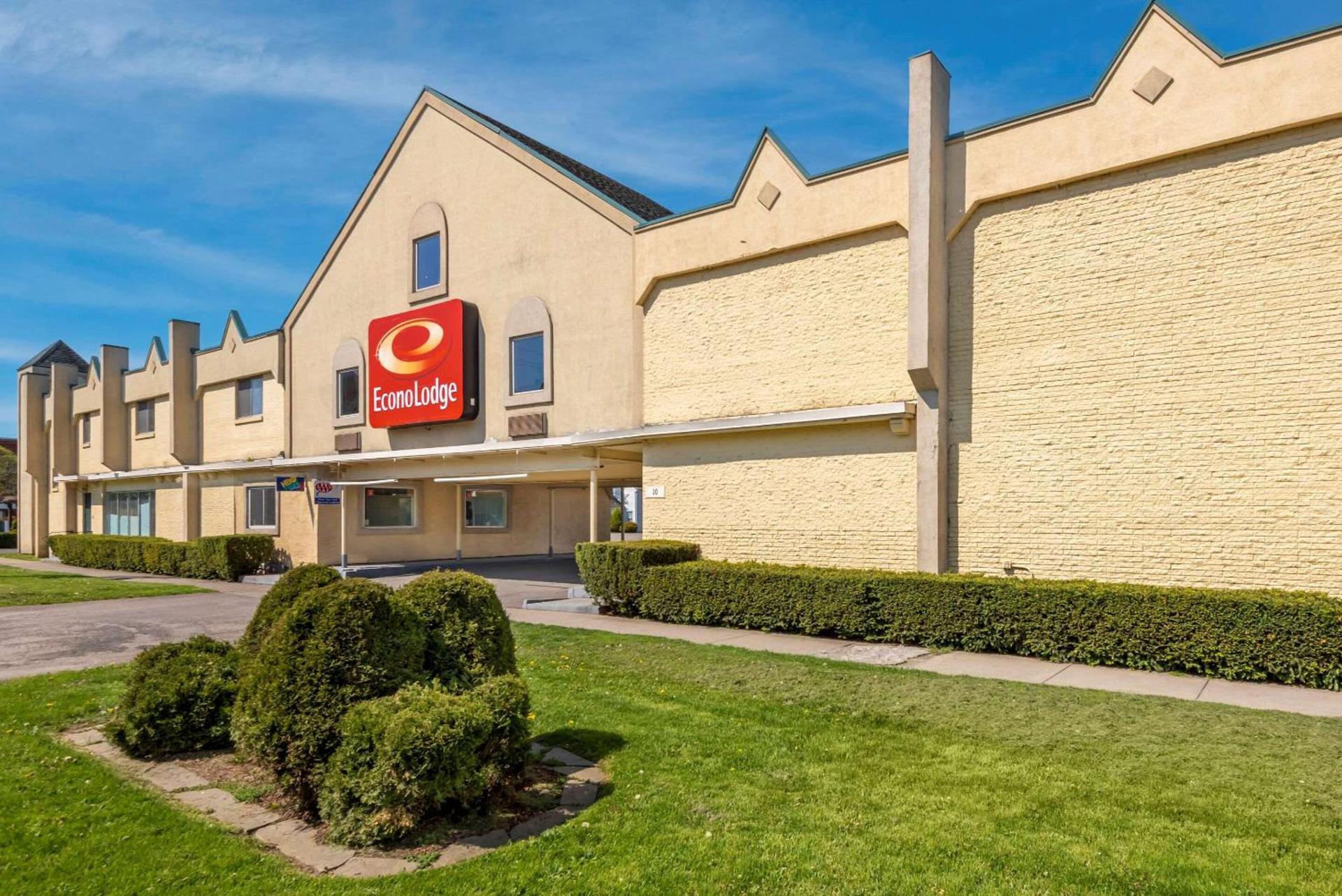 Econo Lodge Cortland Downtown photo 2