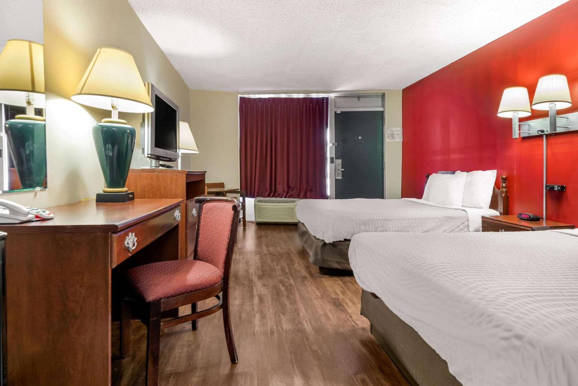 Econo Lodge Cortland Downtown photo 14