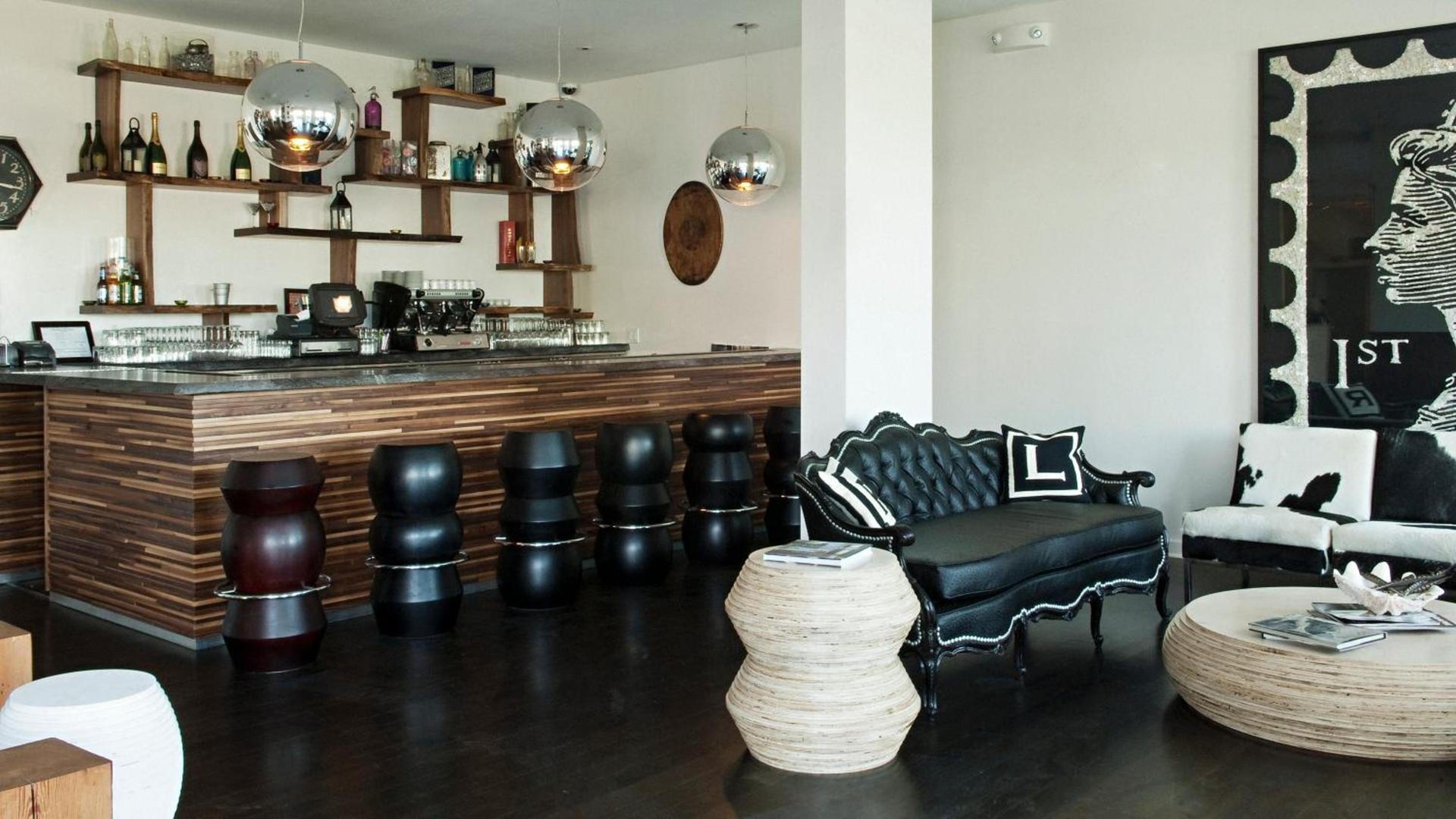 Bungalow Hotel photo 17