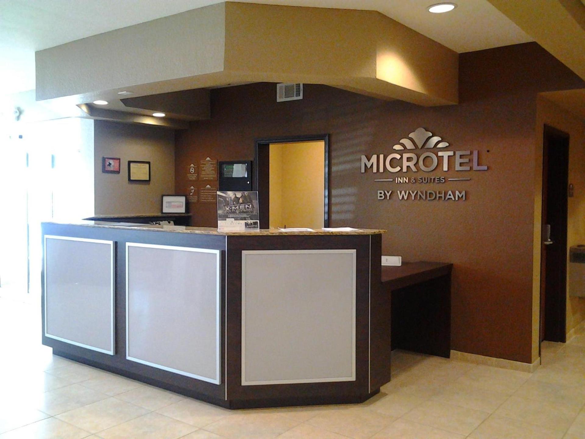 Microtel Inn & Suites Cotulla photo 16