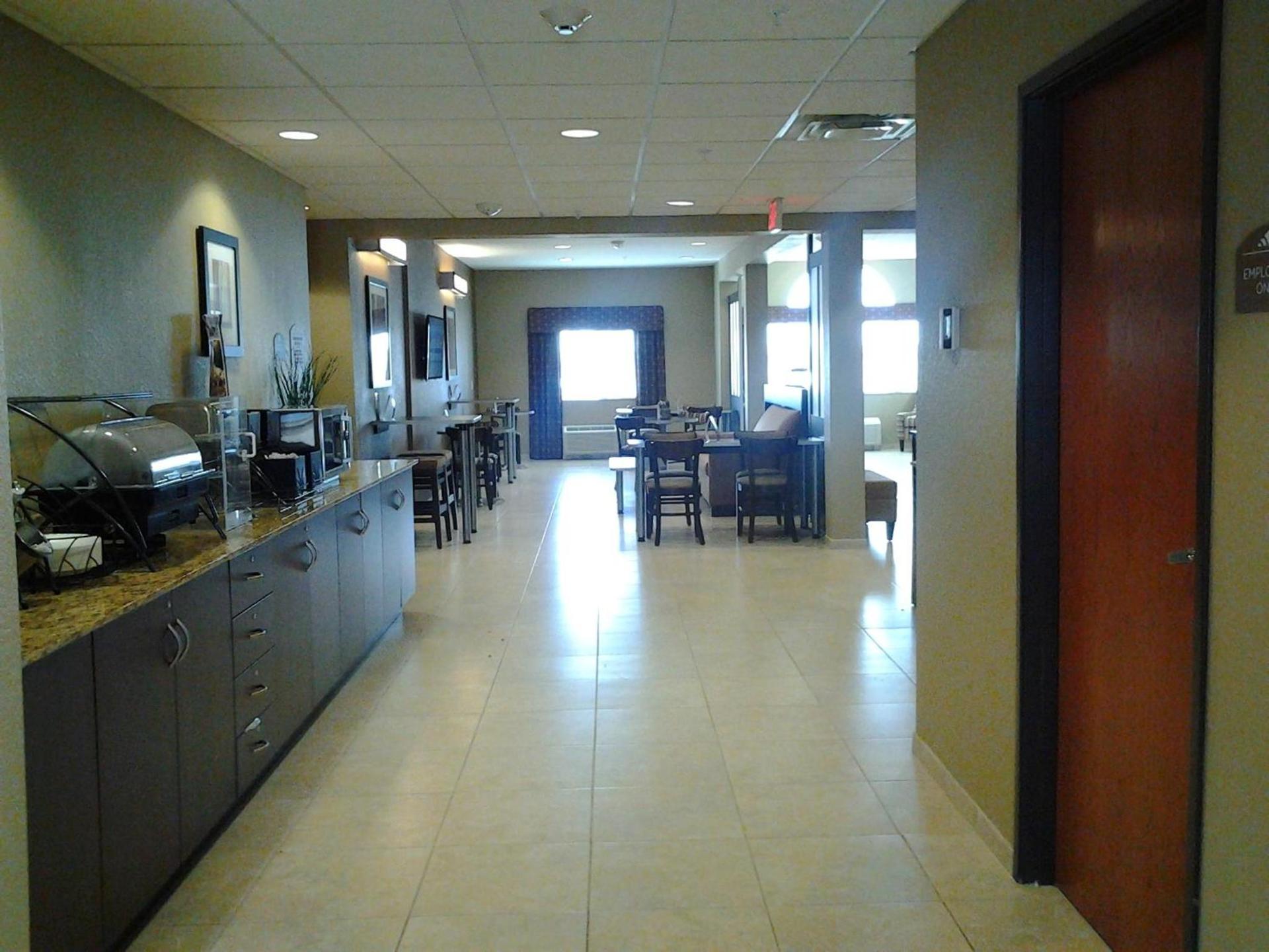 Microtel Inn & Suites Cotulla photo 23