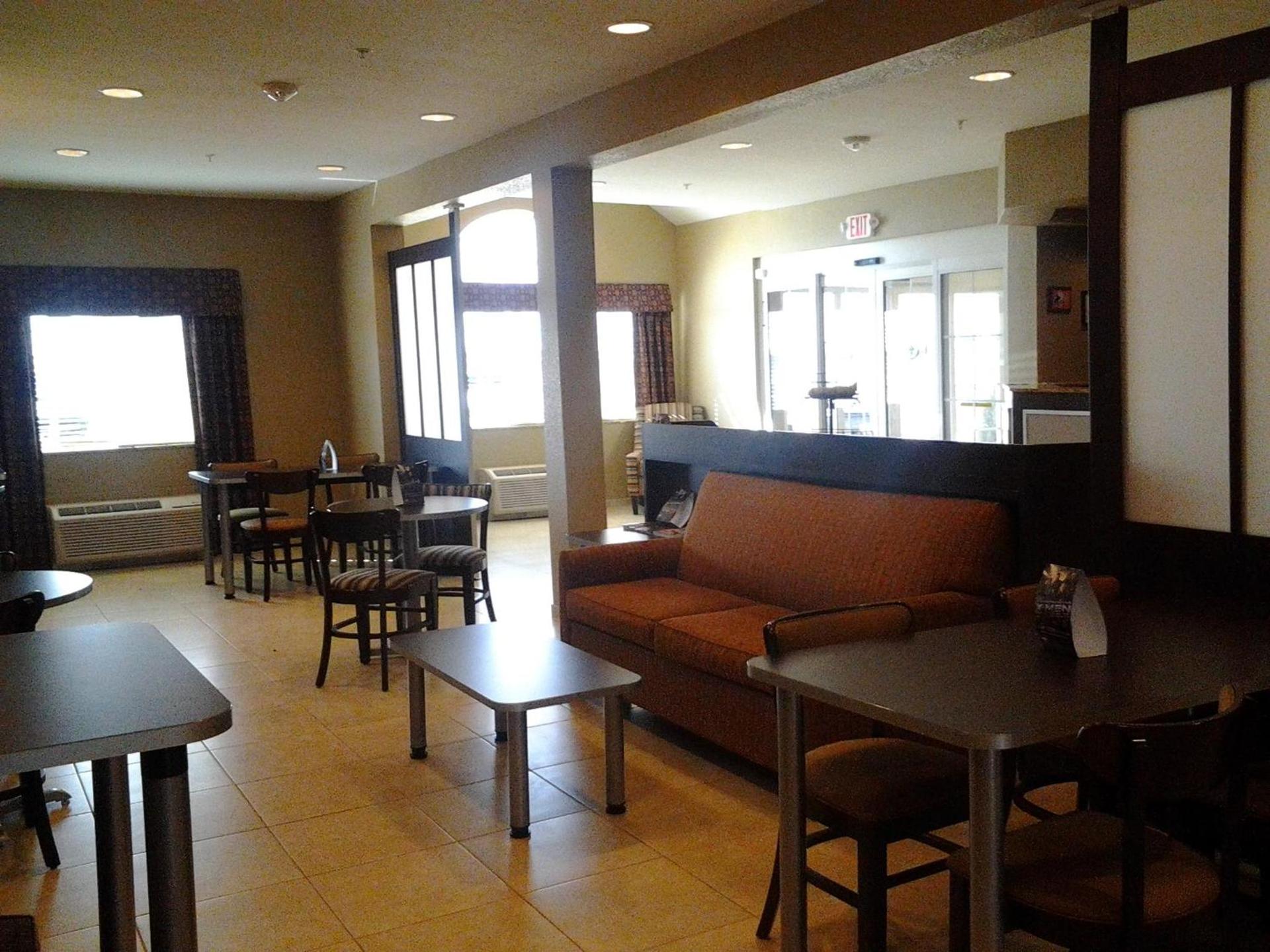Microtel Inn & Suites Cotulla photo 22