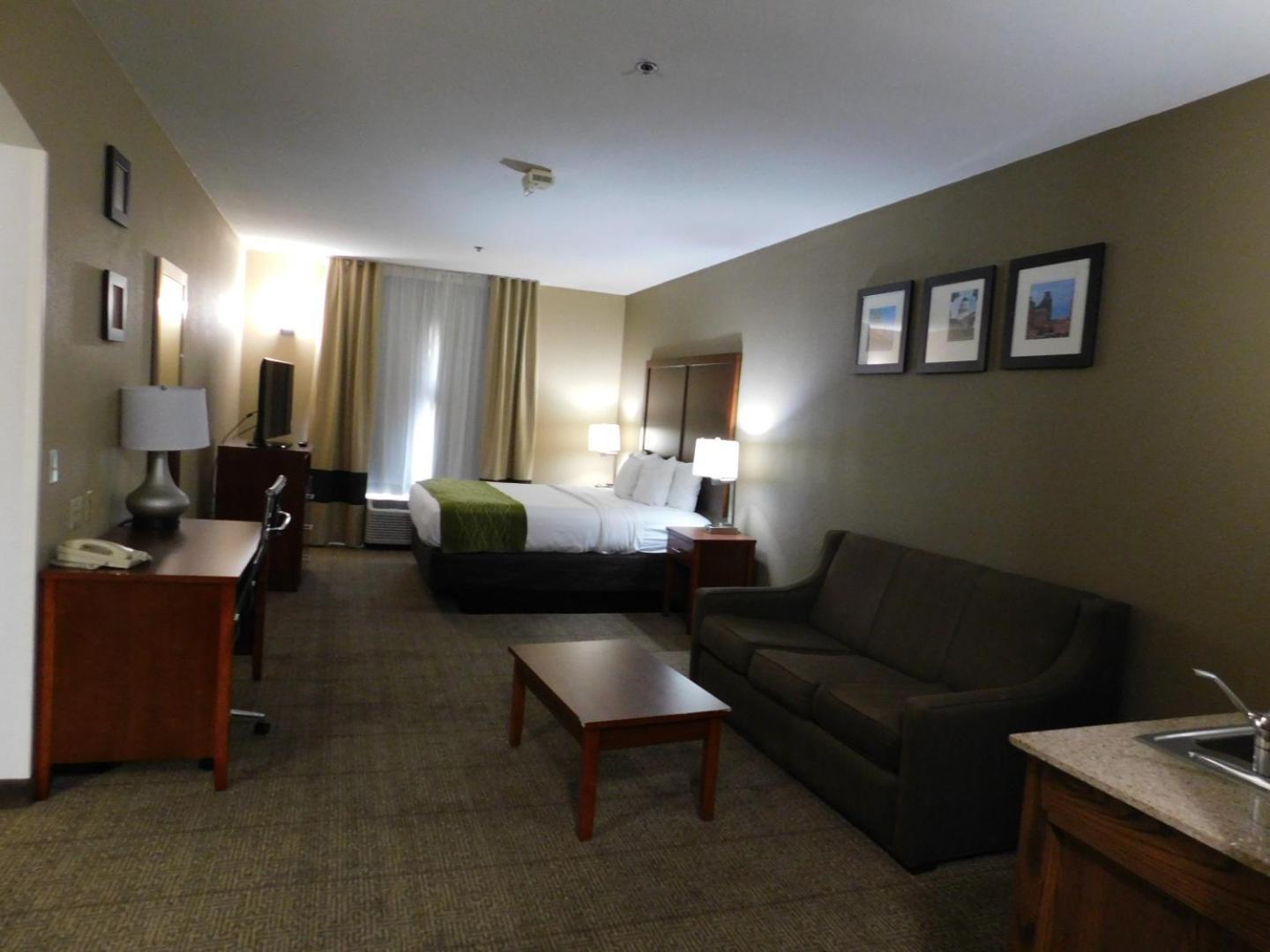 Comfort Inn & Suites Sacramento - University Area photo 16