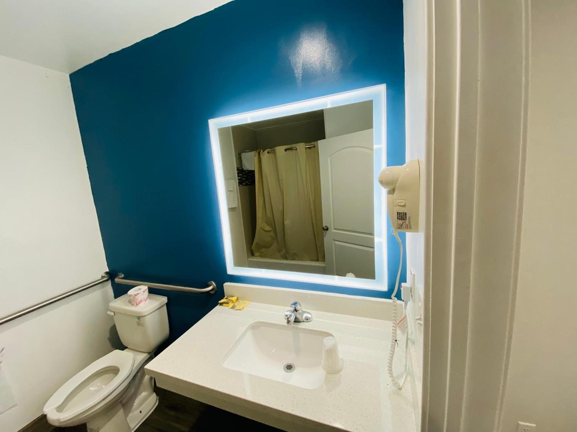 Cozy motel photo 13