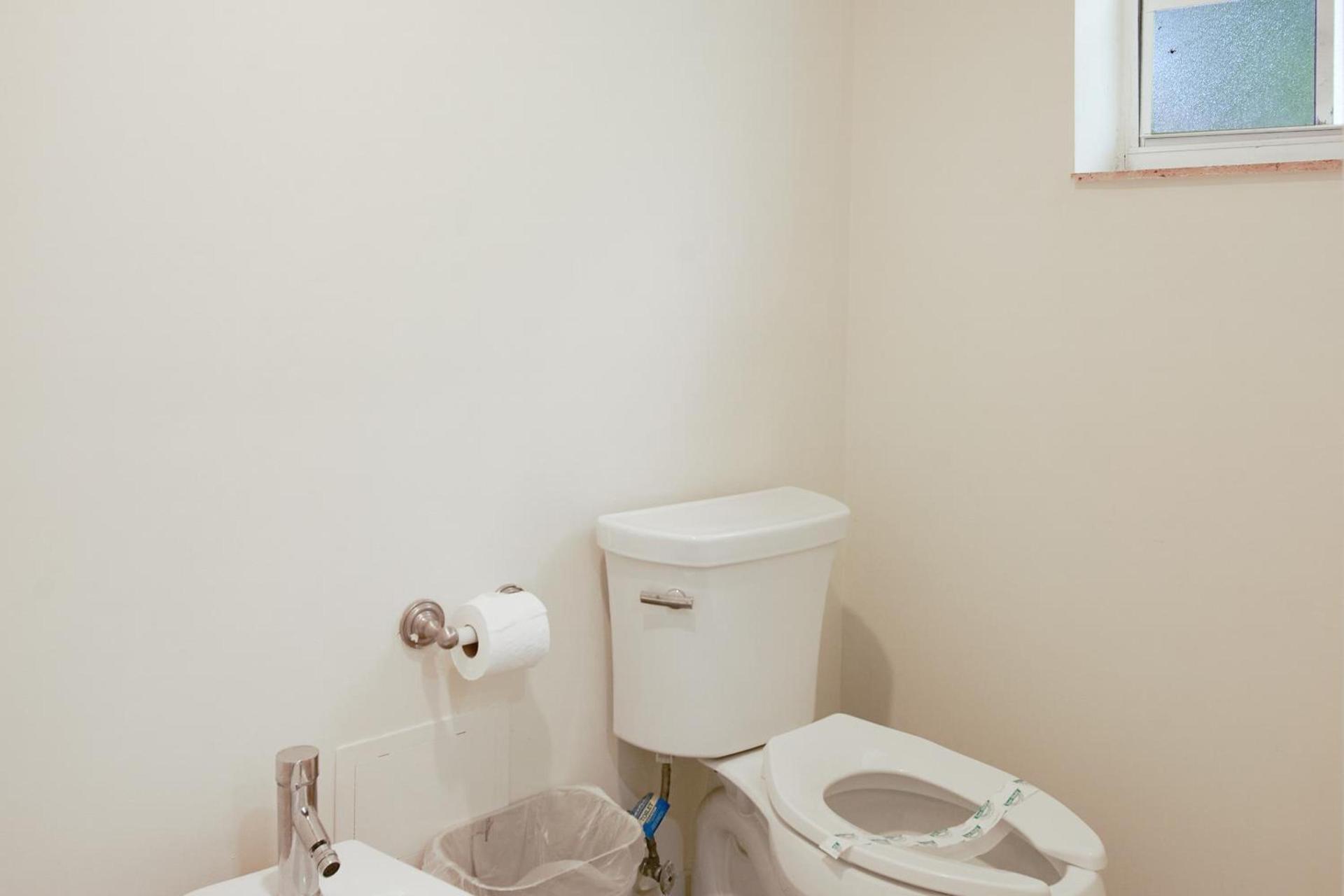 OYO Hotel Coral Gables - Miami Airport photo 11