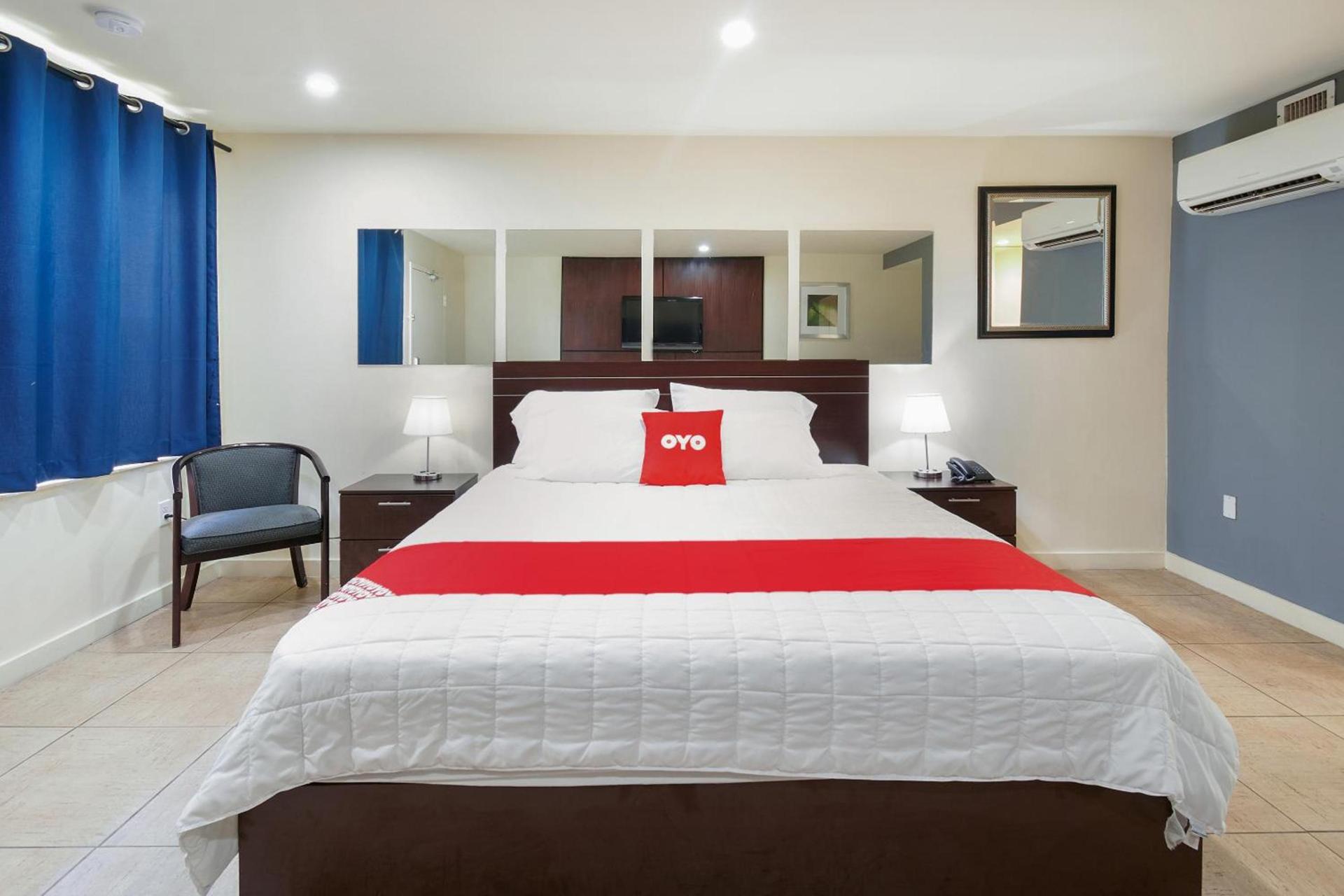 OYO Hotel Coral Gables - Miami Airport photo 10