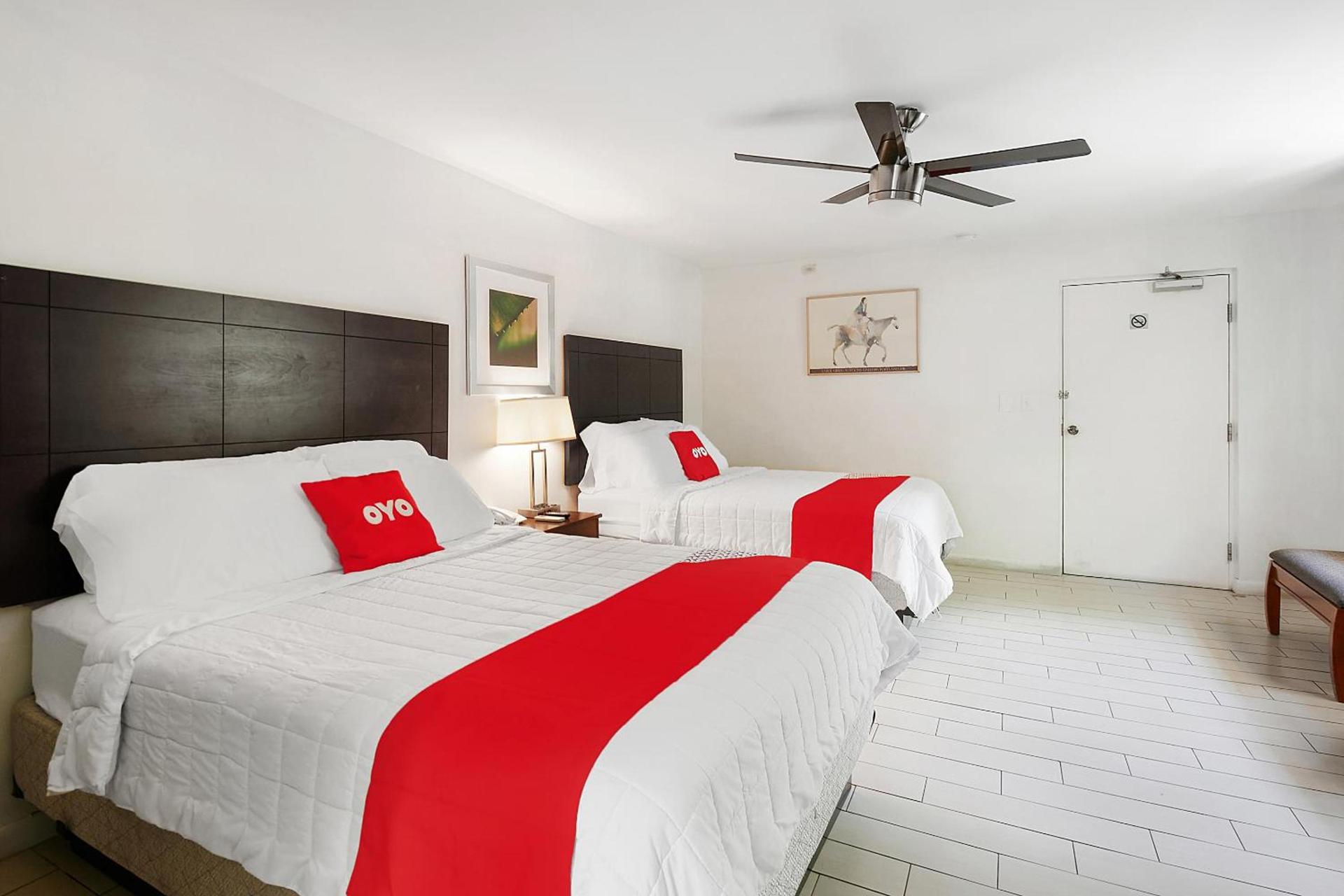 OYO Hotel Coral Gables - Miami Airport photo 18