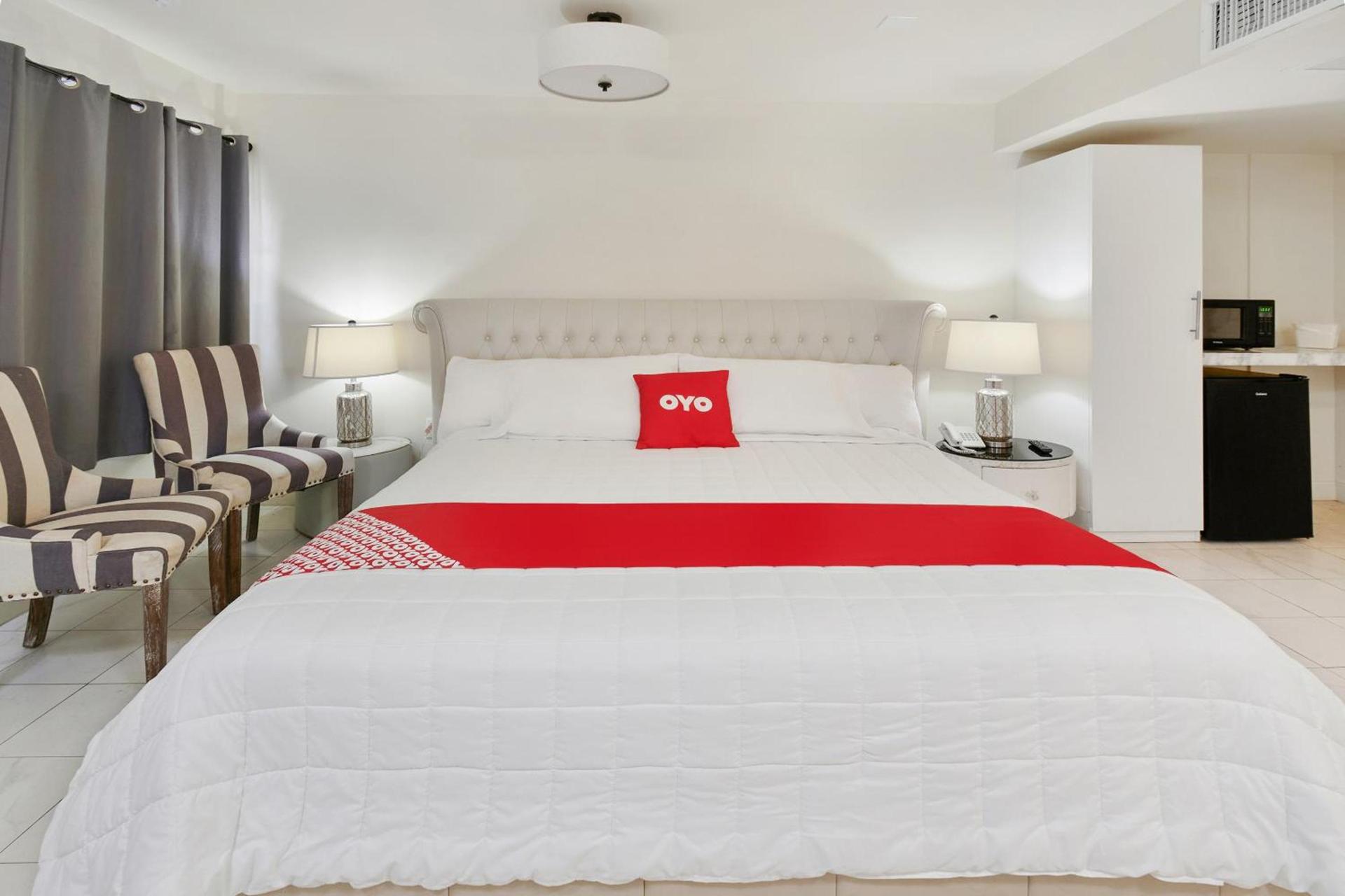 OYO Hotel Coral Gables - Miami Airport photo 13