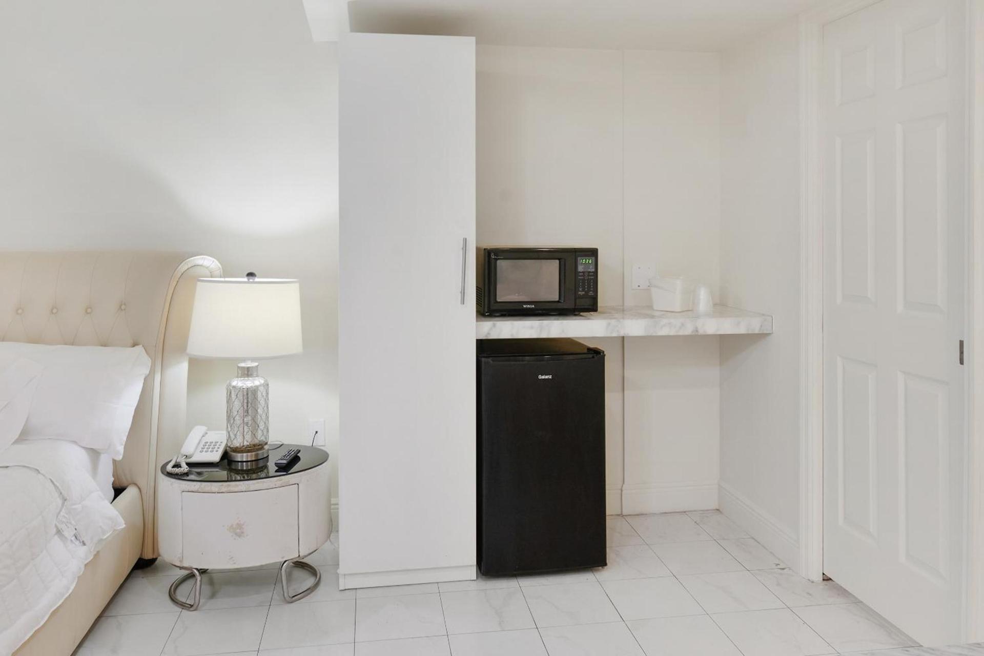OYO Hotel Coral Gables - Miami Airport photo 22