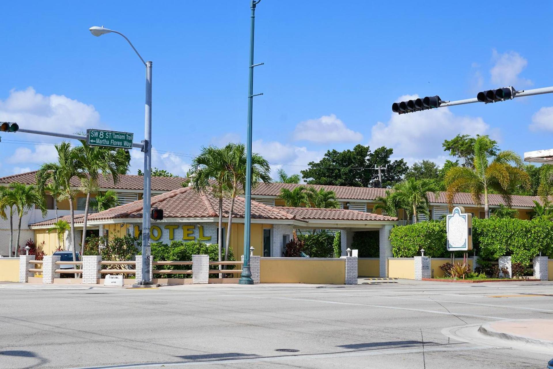 OYO Hotel Coral Gables - Miami Airport photo 38