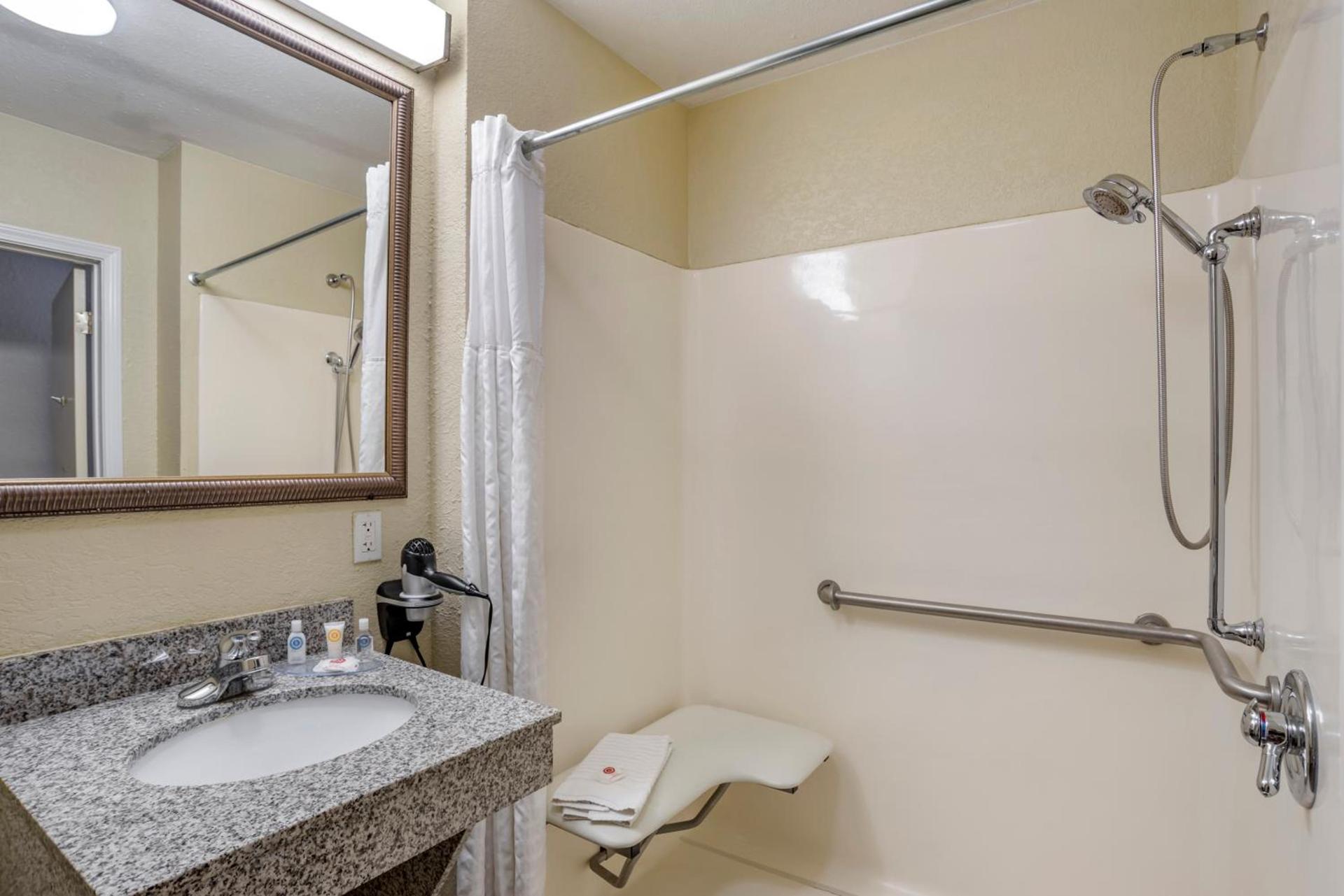 Comfort Inn & Suites Marianna I-10 photo 39