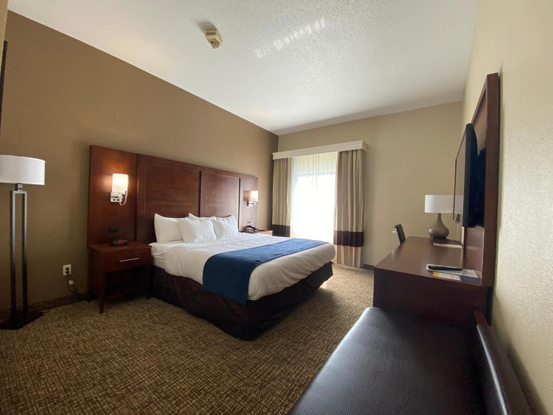 Comfort Inn East Windsor - Springfield photo 26