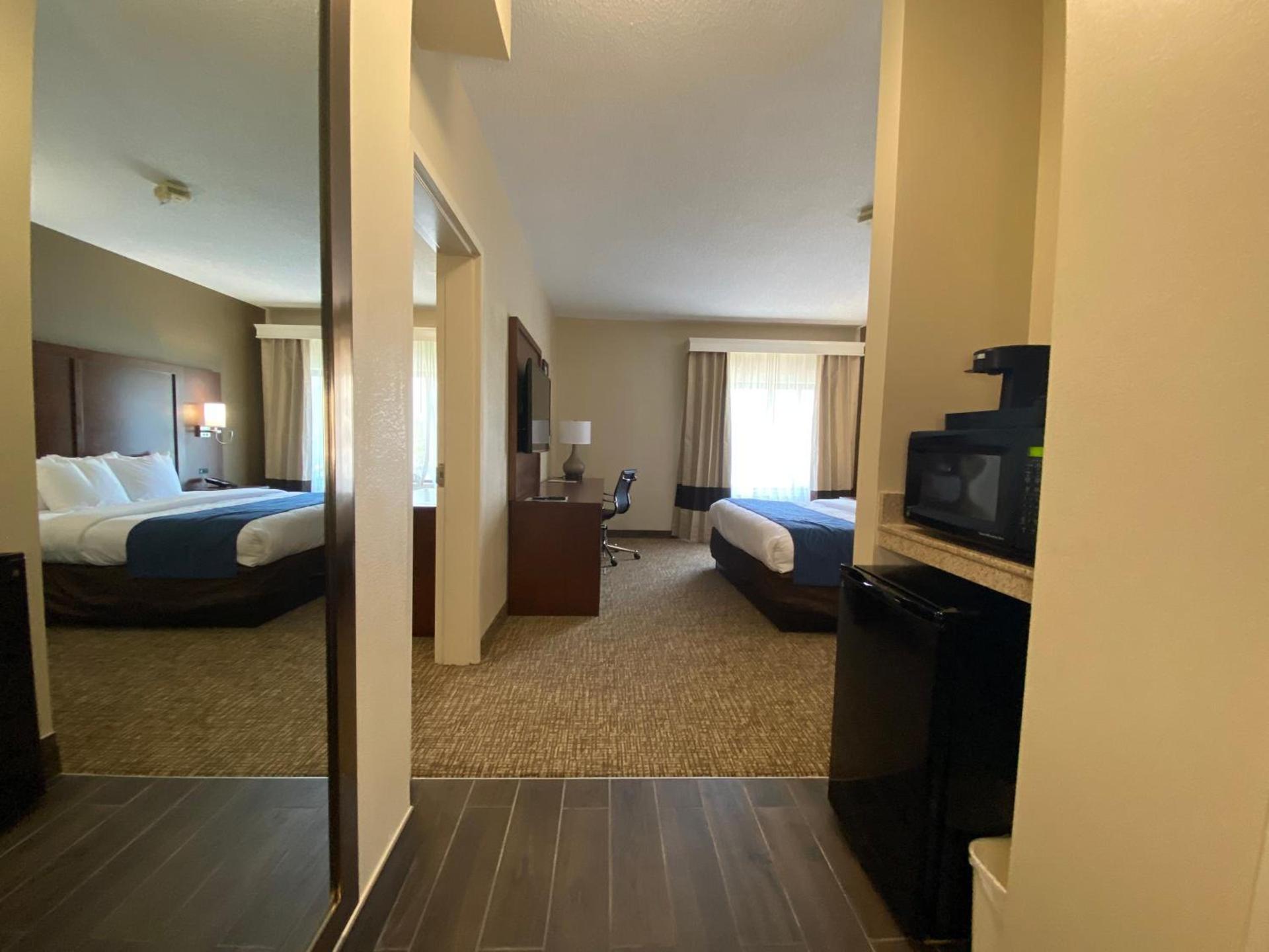 Comfort Inn East Windsor - Springfield photo 45