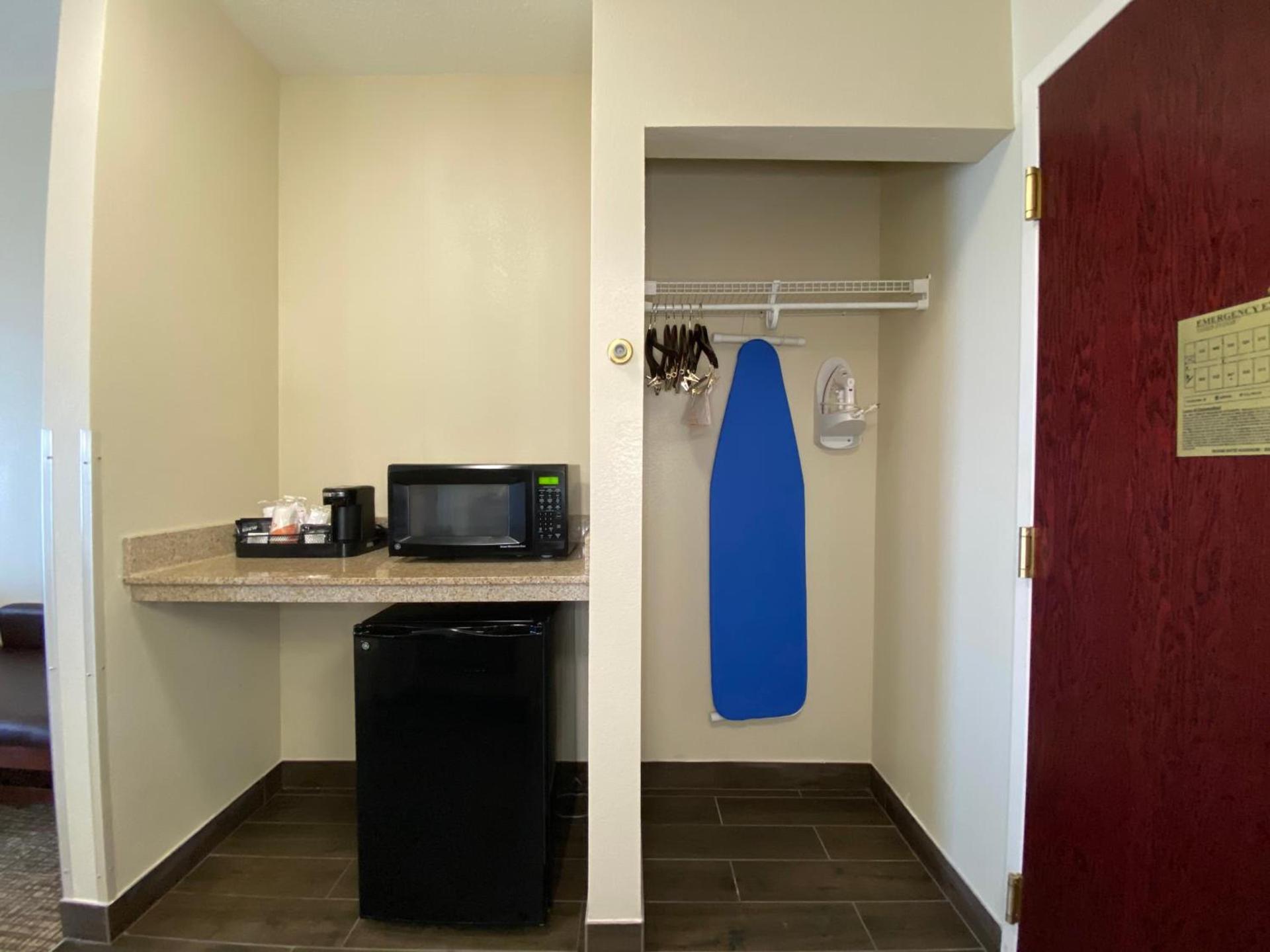 Comfort Inn East Windsor - Springfield photo 44