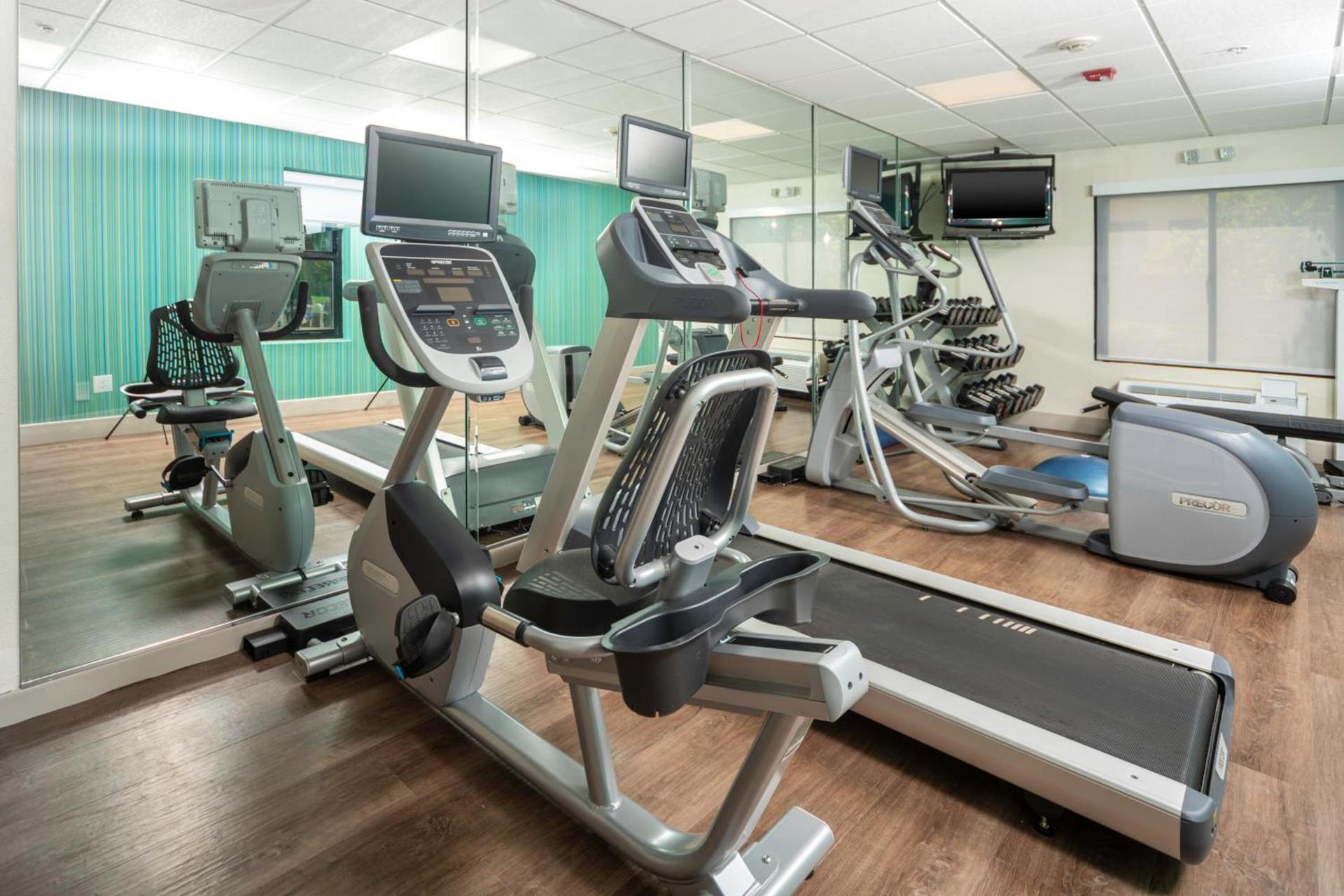 Holiday Inn Express Clayton Southeast Raleigh by IHG photo 4