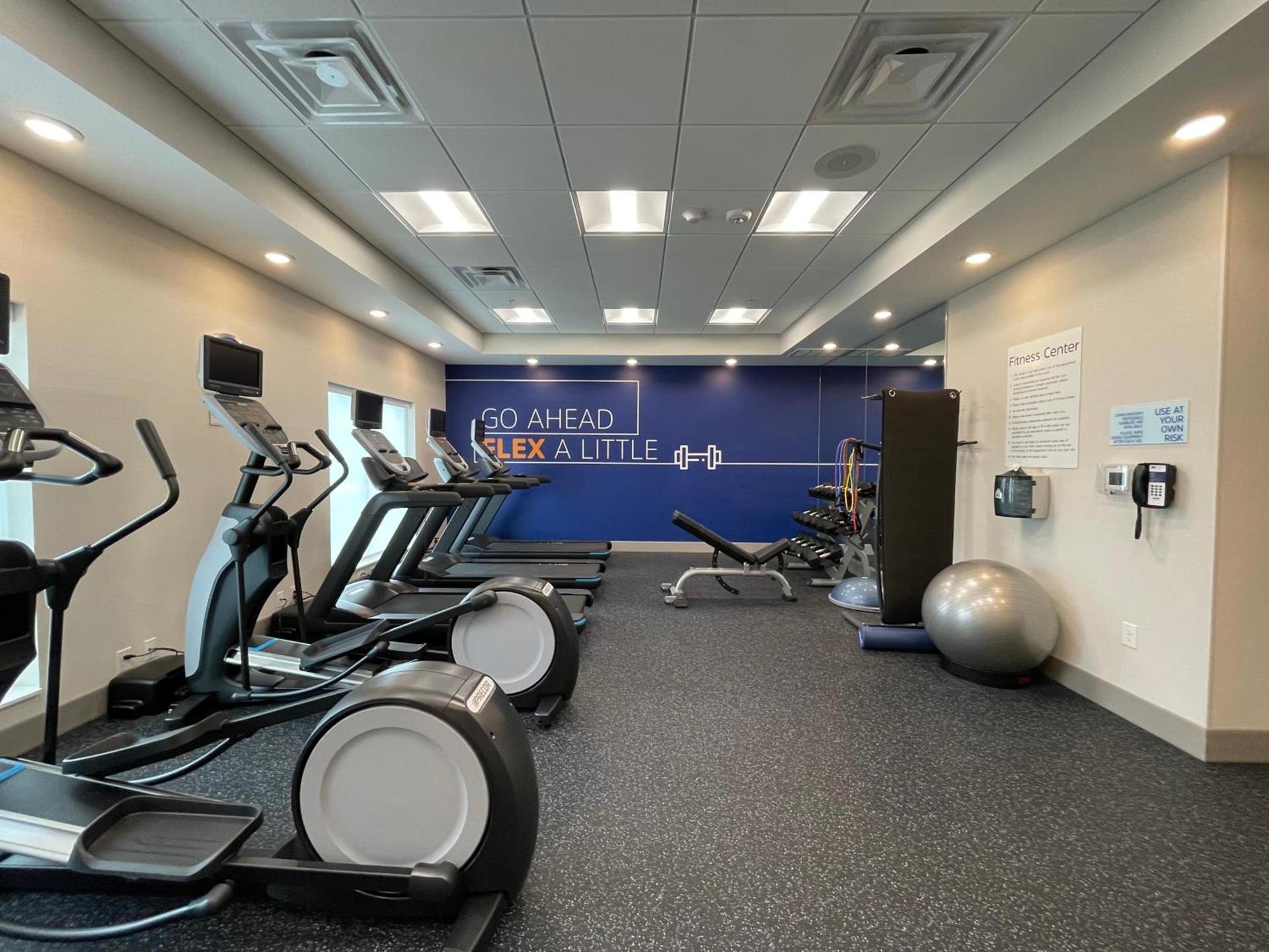 Holiday Inn Express & Suites - Ft. Smith - Airport by IHG photo 30