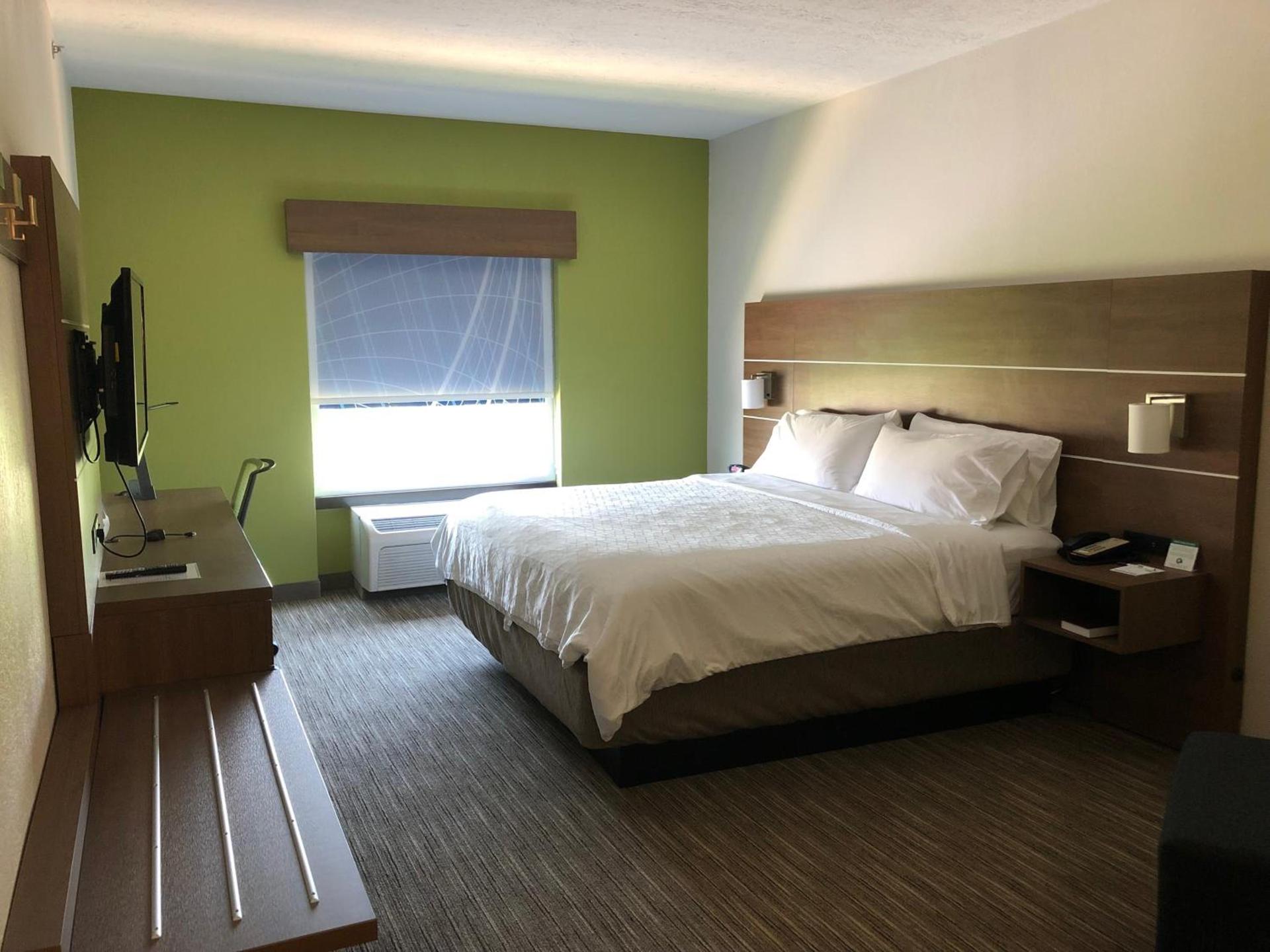 Holiday Inn Express Hotel & Suites Franklin by IHG photo 14