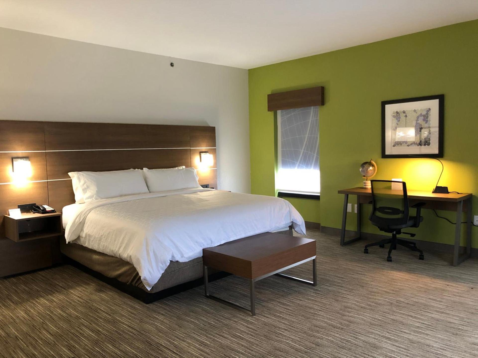 Holiday Inn Express Hotel & Suites Franklin by IHG photo 8