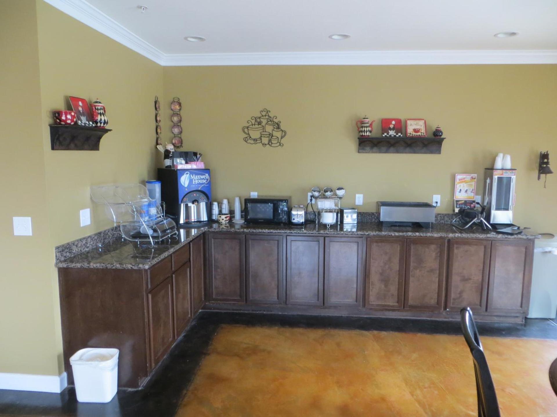 Black Gold Inn photo 12
