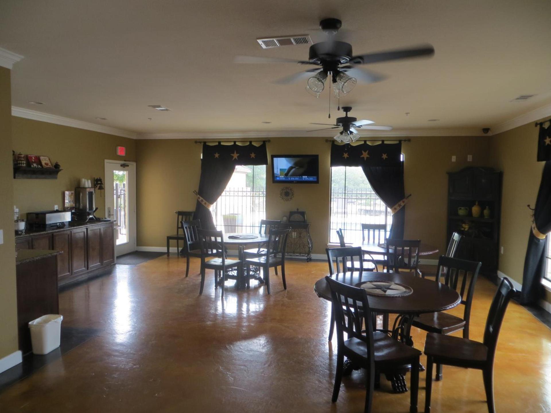 Black Gold Inn photo 13
