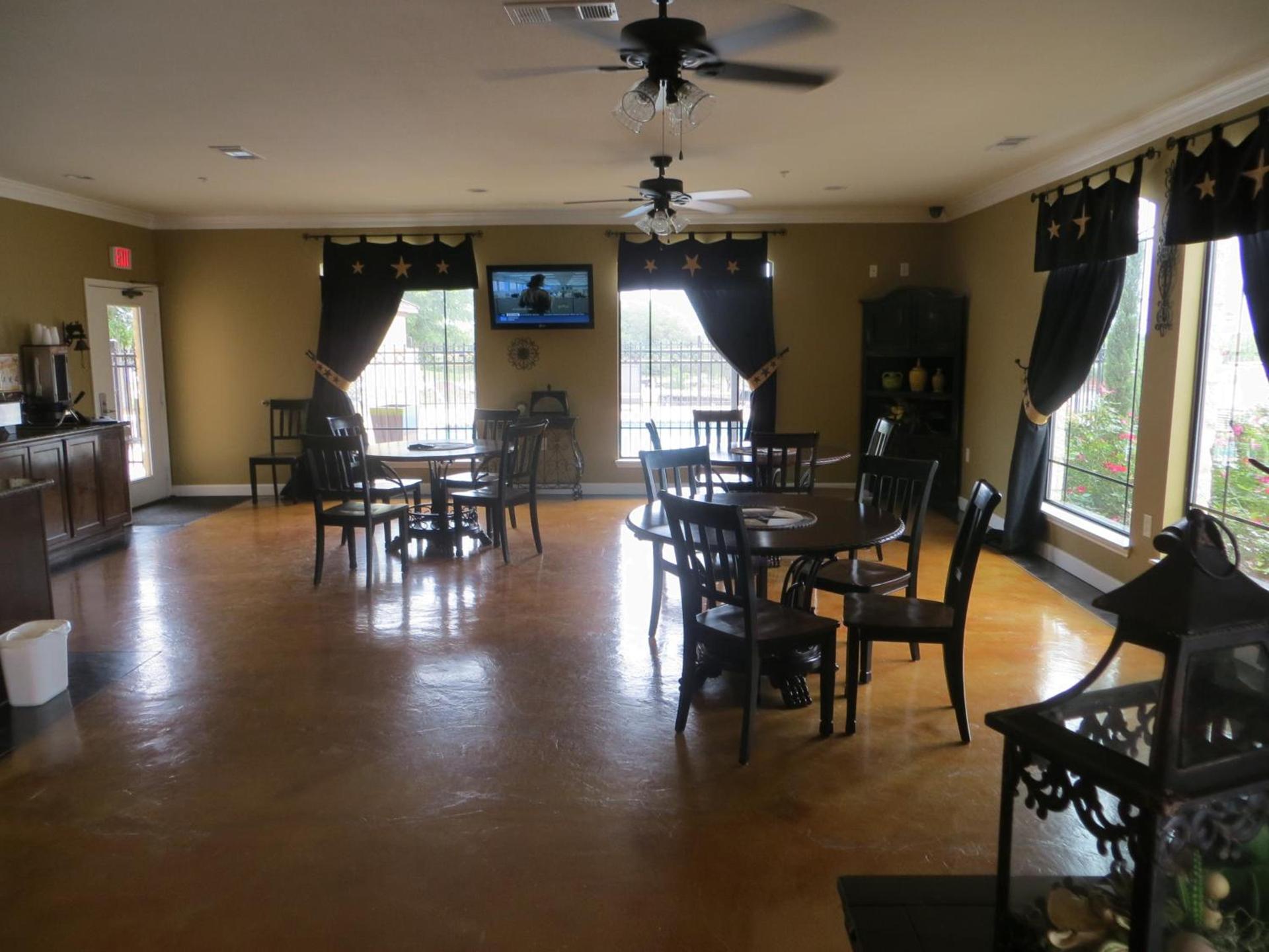 Black Gold Inn photo 18