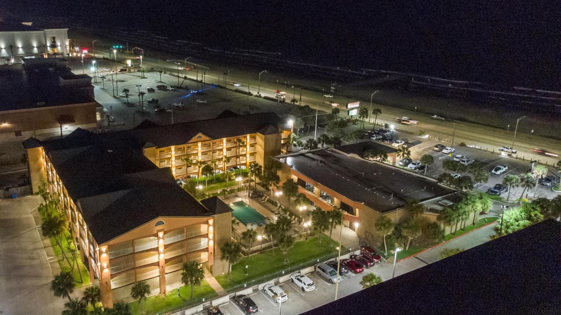 Beachfront Palms Resort Galveston, an Ascend Collection Hotel photo 5