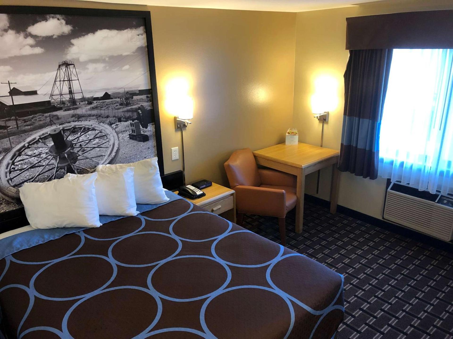 Super 8 by Wyndham Carson City Lake Tahoe photo 6