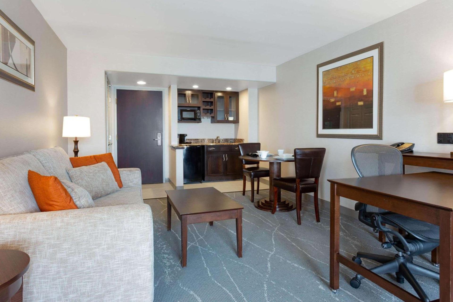 Wingate by Wyndham Tinley Park photo 42