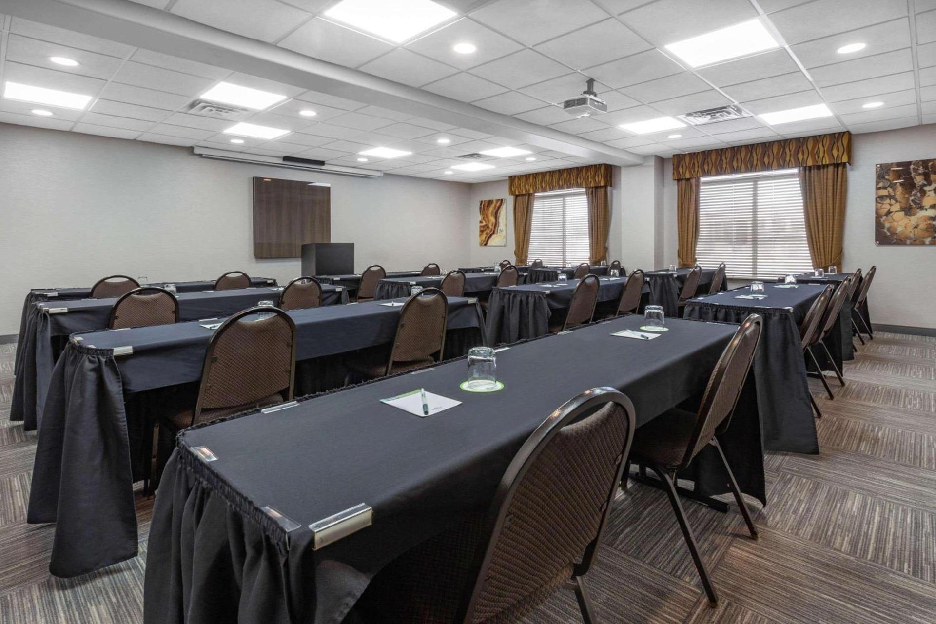 Wingate by Wyndham Tinley Park photo 38