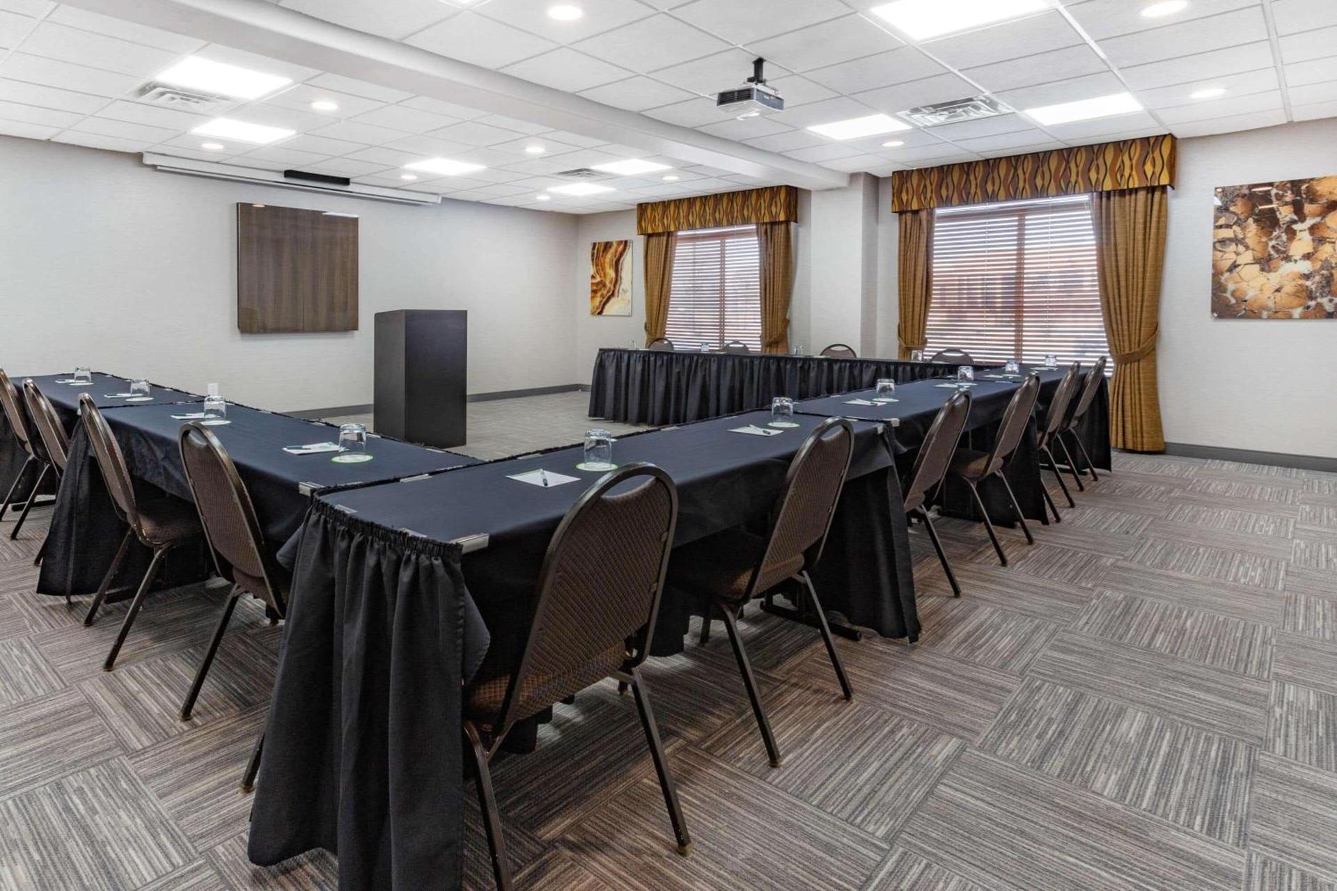 Wingate by Wyndham Tinley Park photo 32